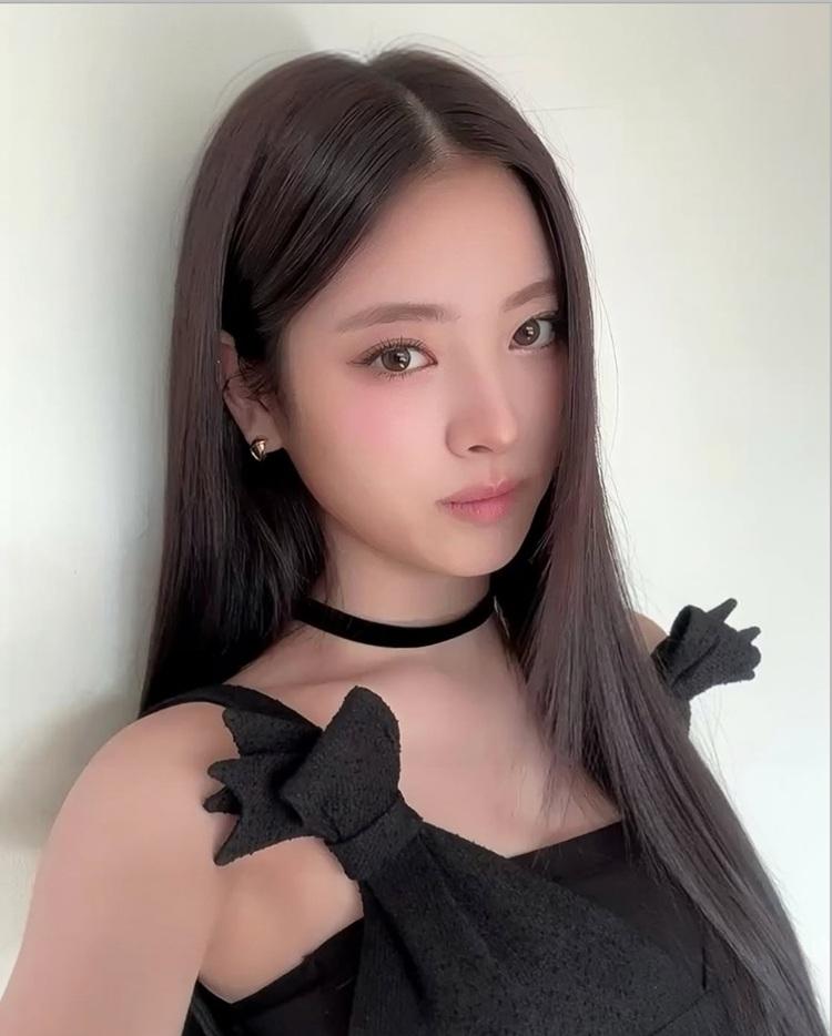 Anna@MEOVV獲封「神顏」 網絡瘋傳靚過子瑜