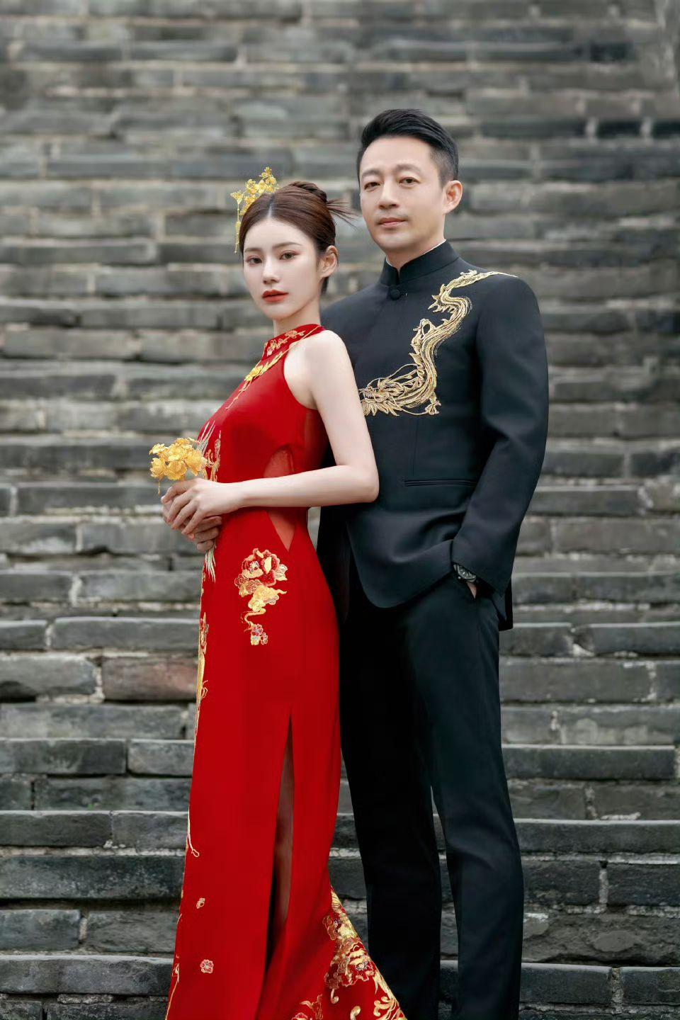 汪小菲與馬筱梅登長城拍婚照。