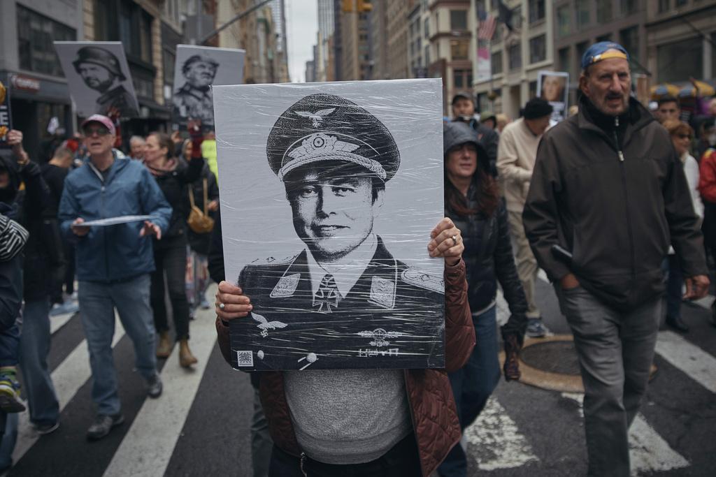 馬斯克自從領導特朗普的政府效率部(DOGE)之後,惹來美國各地民眾示威。(資料圖片/美聯社)