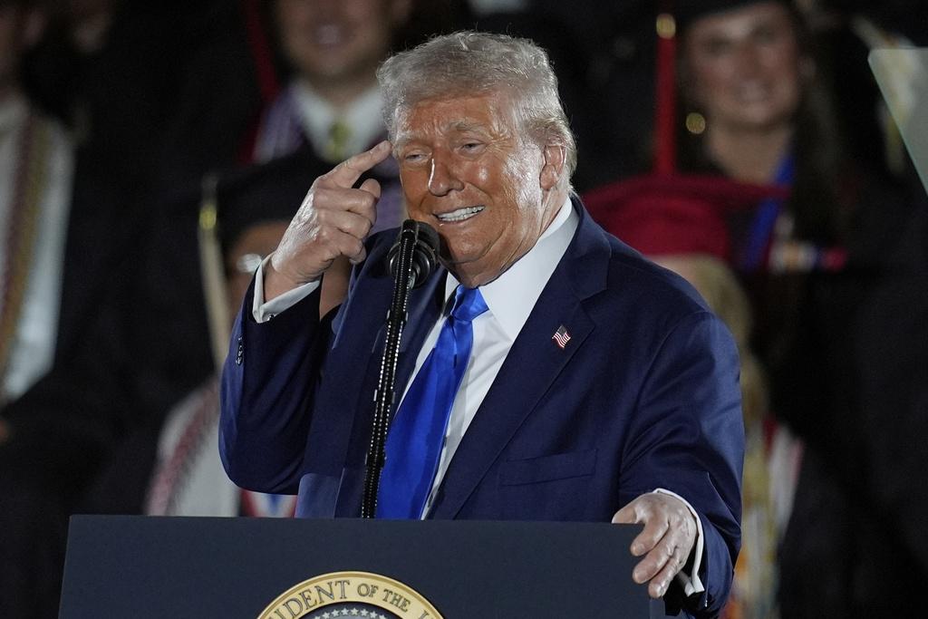 特朗普計劃撤回和修改拜登時期的AI晶片出口限制。(AP)