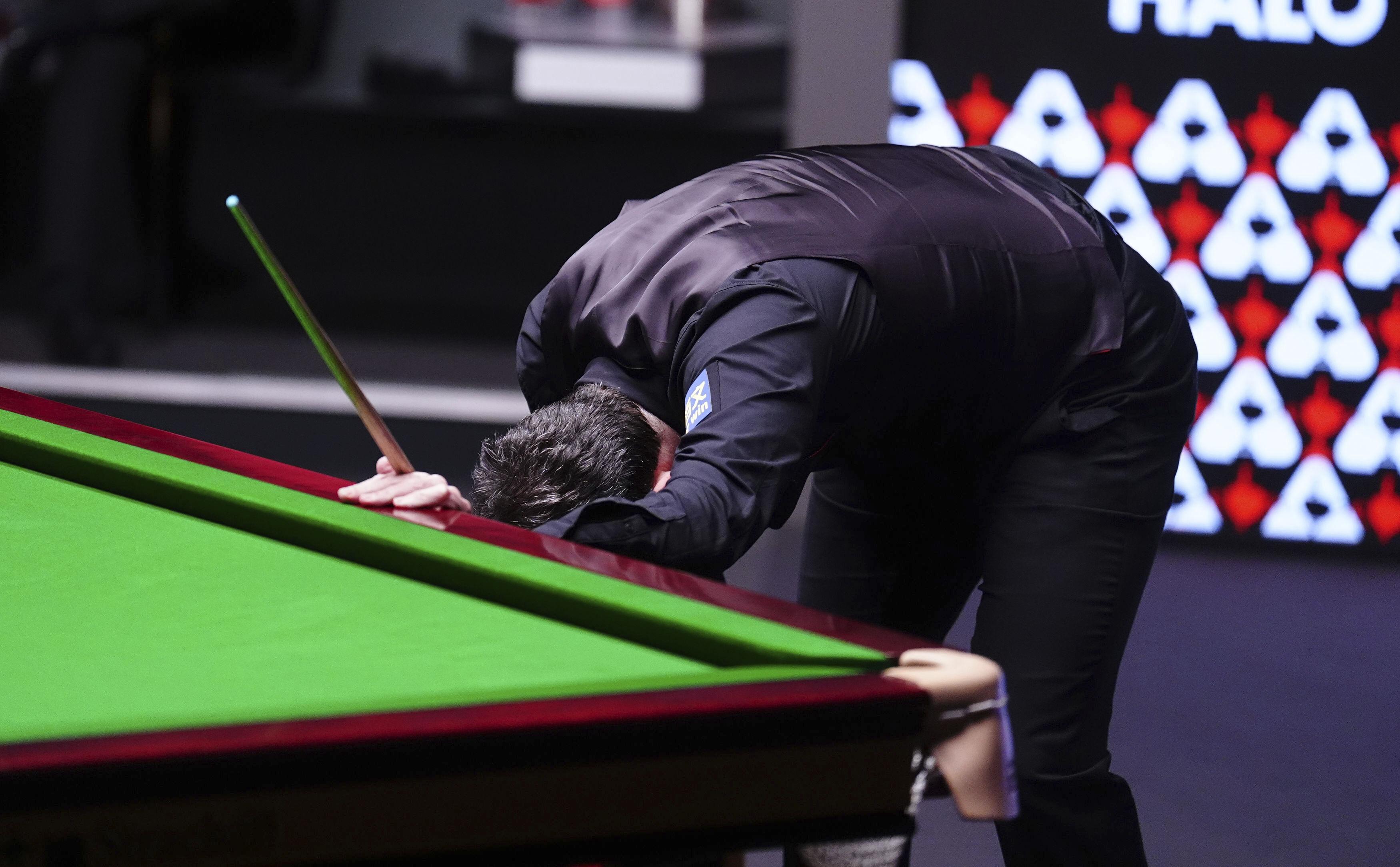 世界桌球錦標賽,7屆冠軍「火箭」奧蘇利雲(Ronnie O'Sullivan)在4強意外不敵以外卡參賽的中國球手趙心童出局。(美聯社)