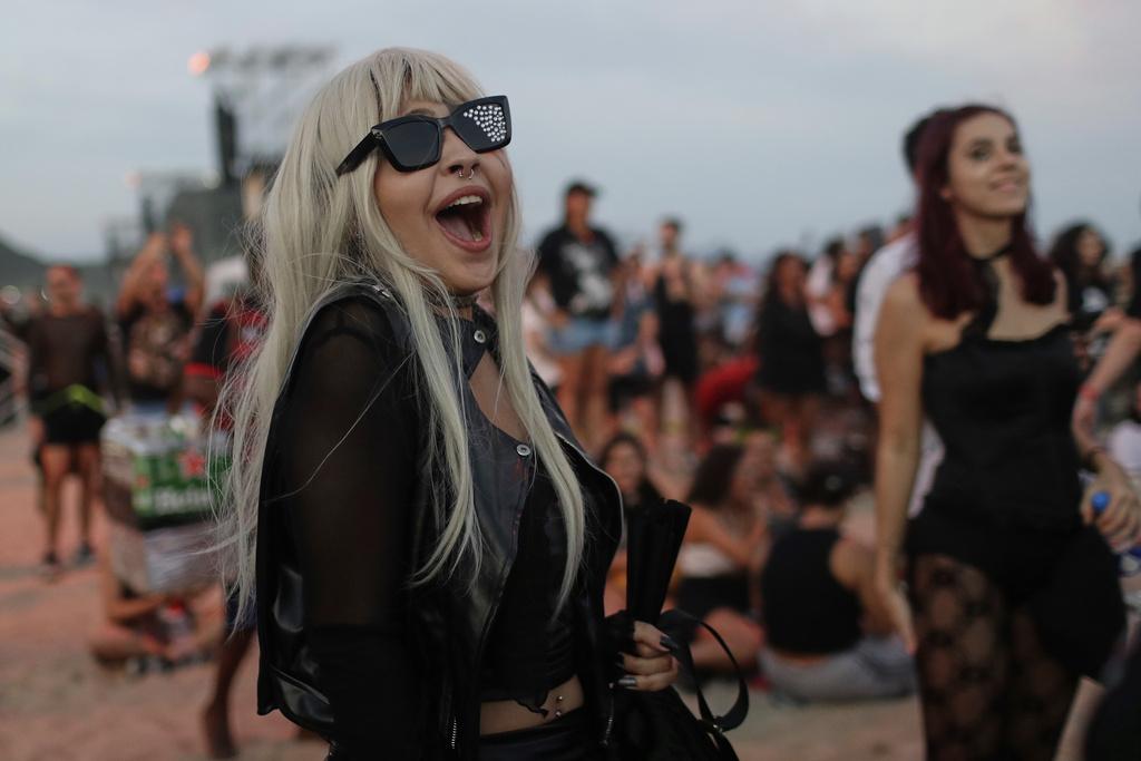 有粉絲以偶像造型吸睛。(美聯社)