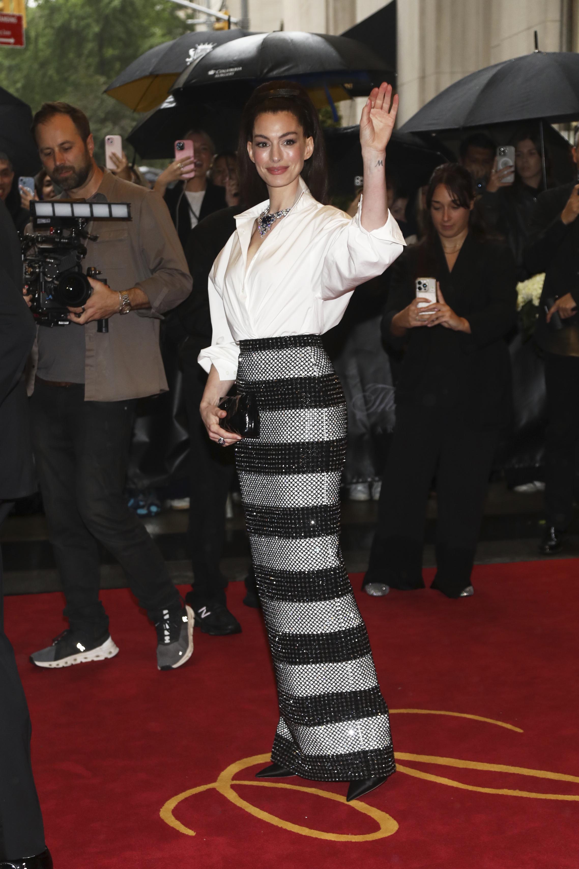 安妮前日現身時,不但皮膚緊繳,更帶水潤光澤。