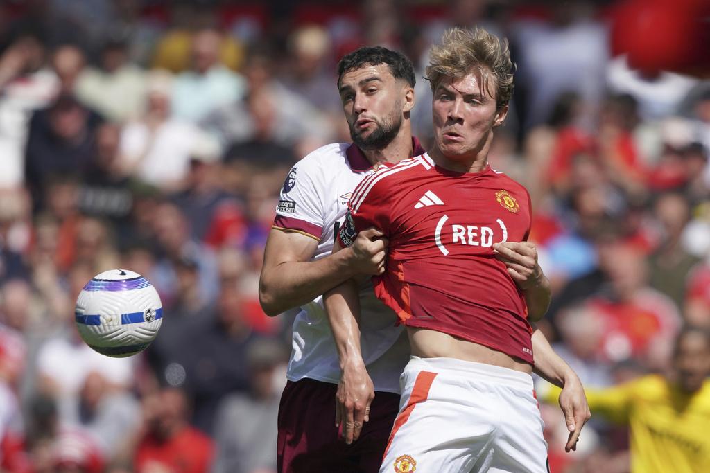 丹麥前鋒海倫(Rasmus Hojlund)今季為曼聯攻入10球,當中只有4球於英超取得。(美聯社)