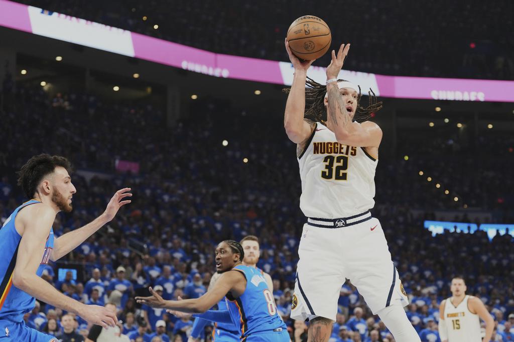 NBA季後賽|金塊前鋒艾朗哥頓(Aaron Gordon)二級拉傷仍紮住上陣,獲8分及11籃板。(美聯社)