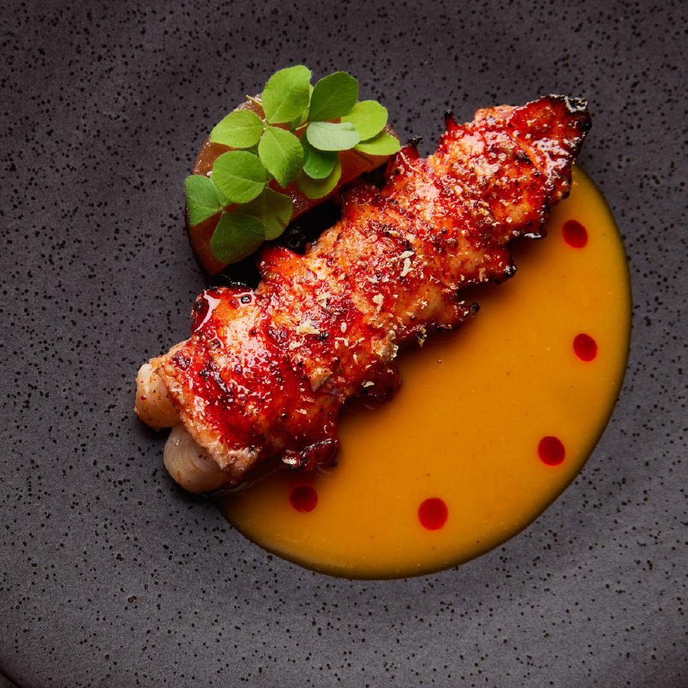 Ankôma招牌菜火山石上烤牛油熟成龍蝦尾