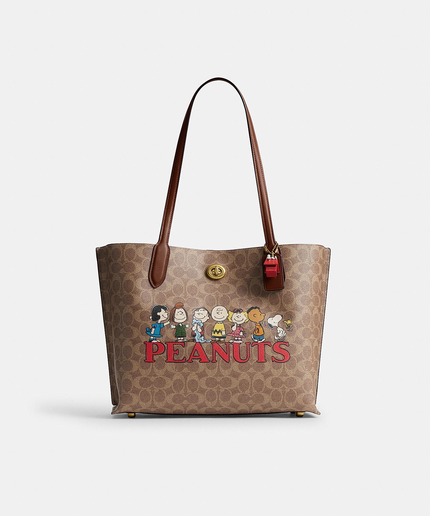 Coach x Peanuts 經典Signature印花 Willow 24帆布托特手袋 (棕褐焦糖色) $3,950