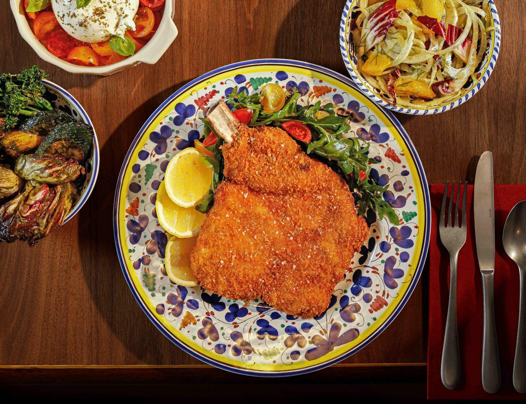 招牌菜米蘭炸小牛扒$568 意大利小牛肉扒炸至外層金黃酥脆,內裡肉質保持鮮嫩多汁,展現出米蘭料理的奢華與優雅。