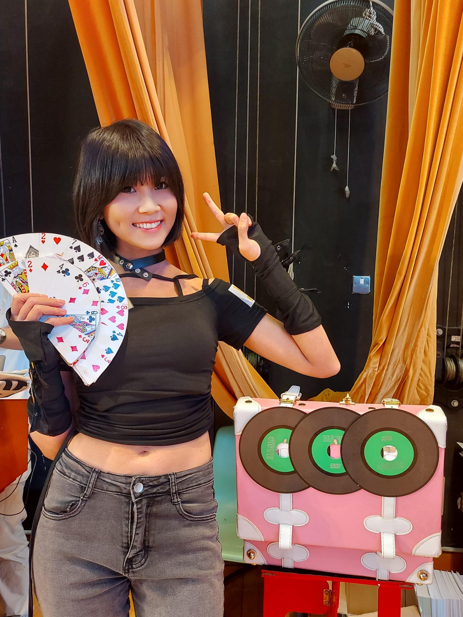 大會MC葉小妍,現場表演魔術。