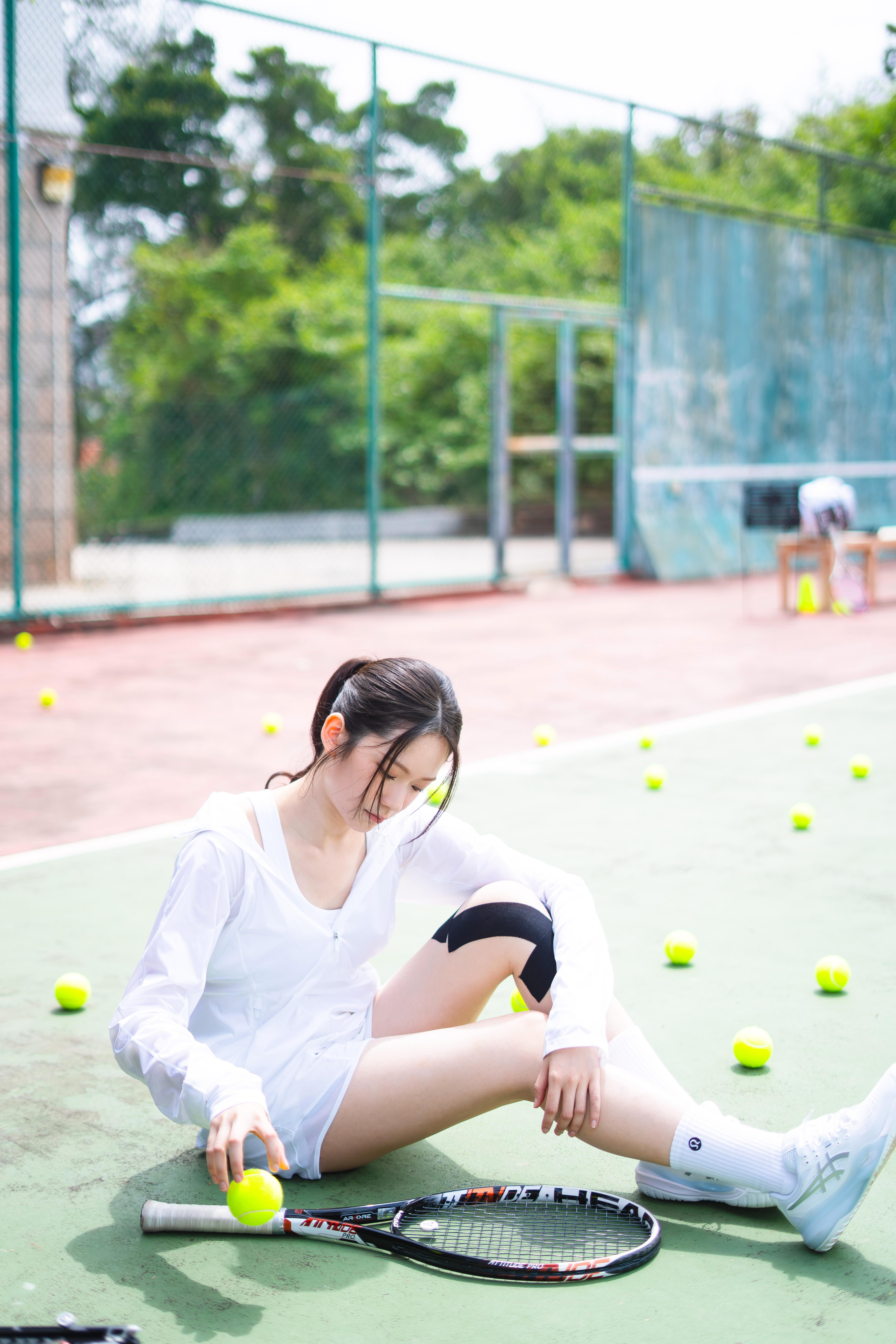 雲浩影以一身仙氣為新歌《別畏高》拍攝MV。