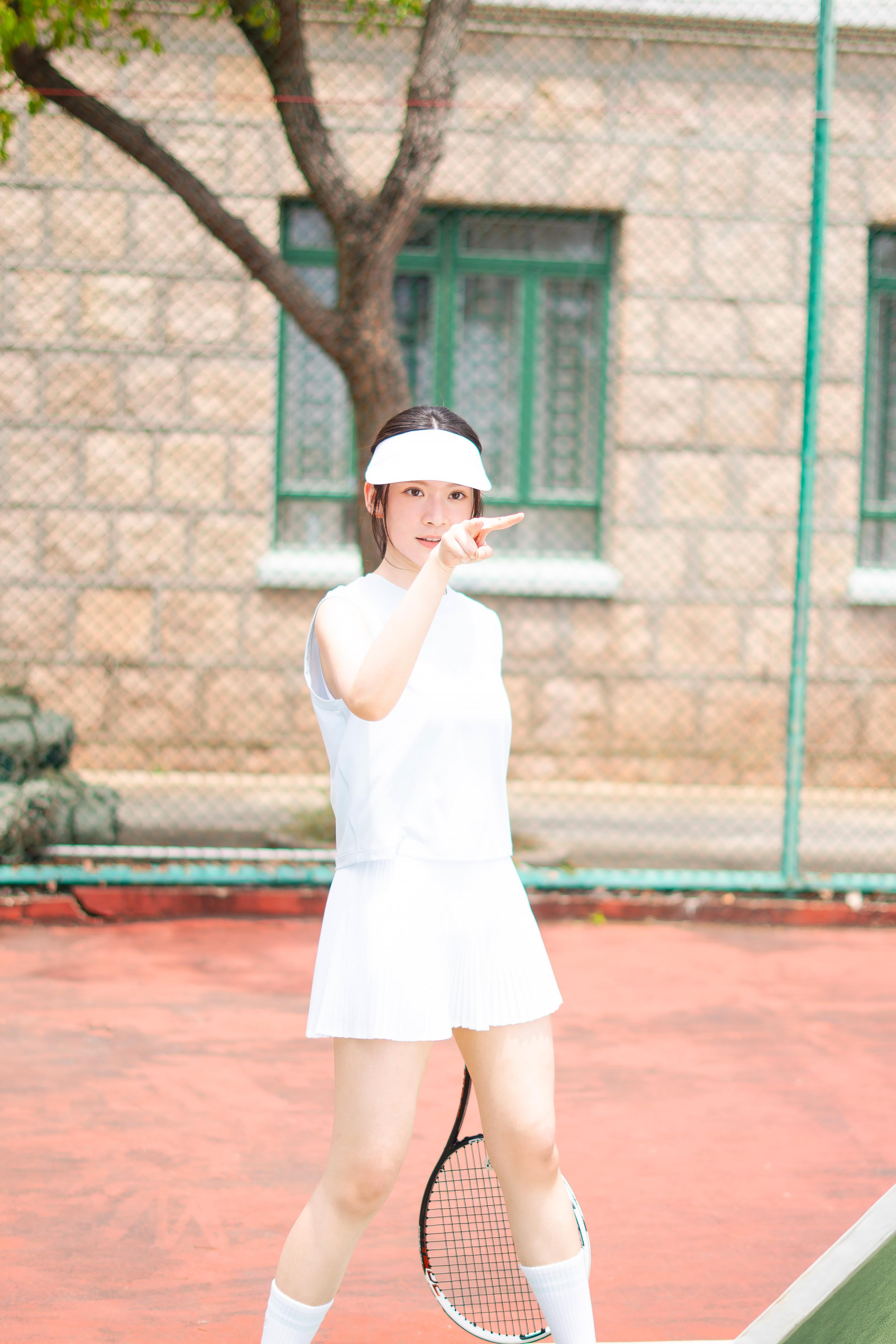 Cloud的網球look仙氣十足。