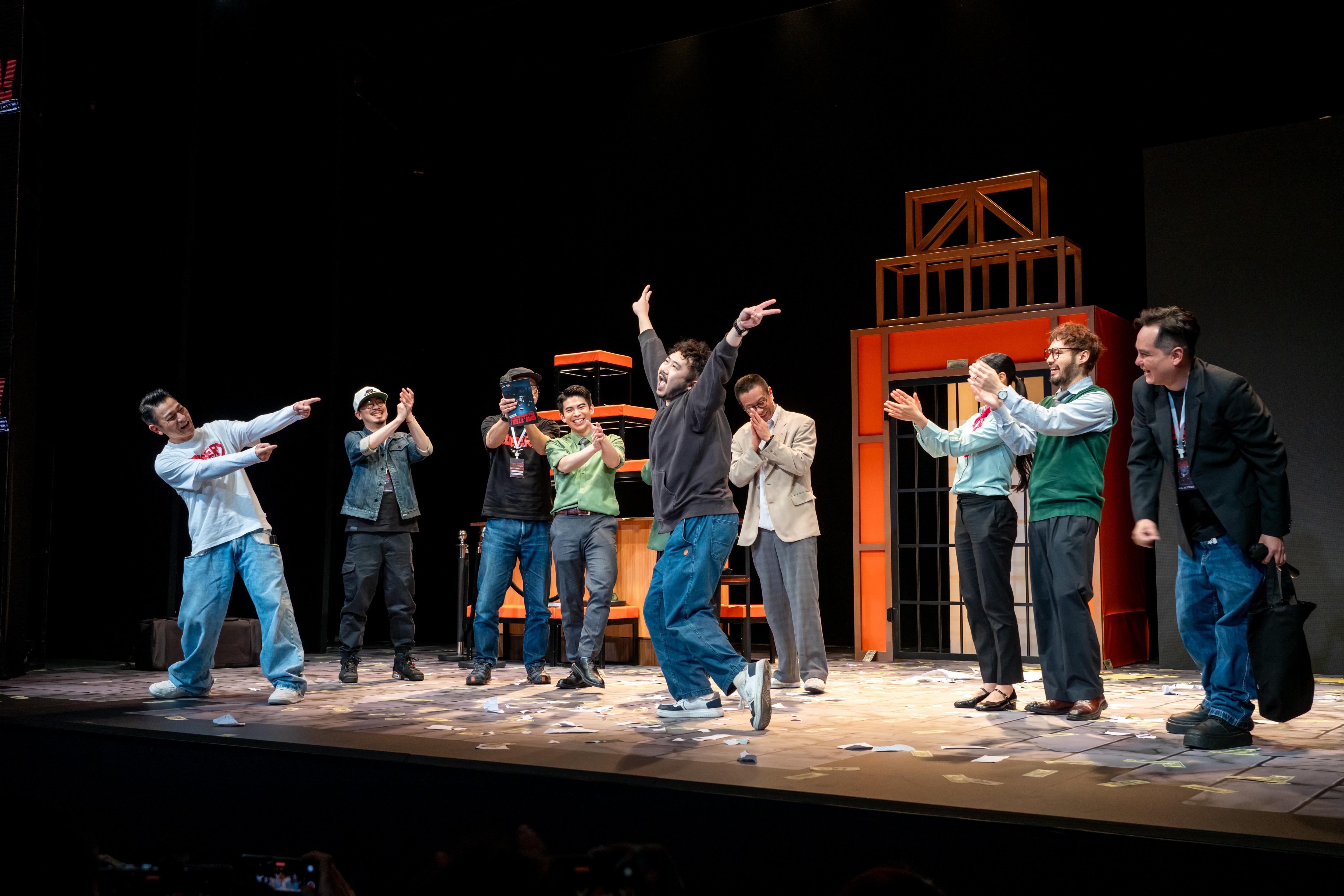 麥沛東完成12場演出,興奮到在台上跳起。