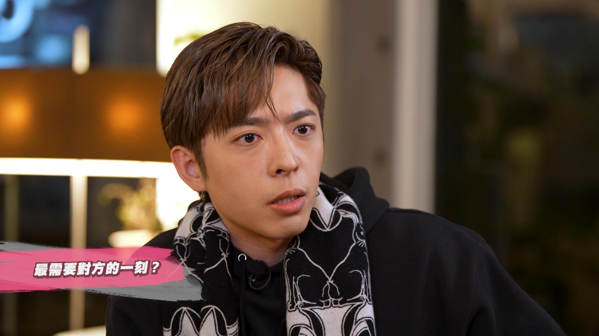 Edan一度哽咽地指以往自己不用花姐擔心,但不知不覺間已加重了她的負擔。.