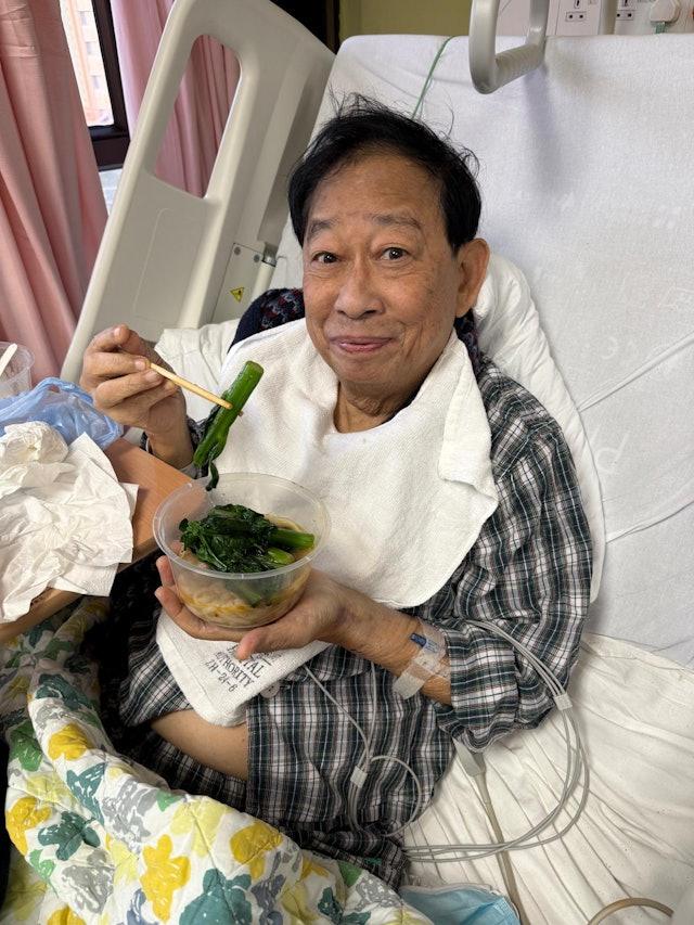 據了解黎彼得病況最嚴重的階段時需要插尿喉,因為貧血而輸了兩包血。