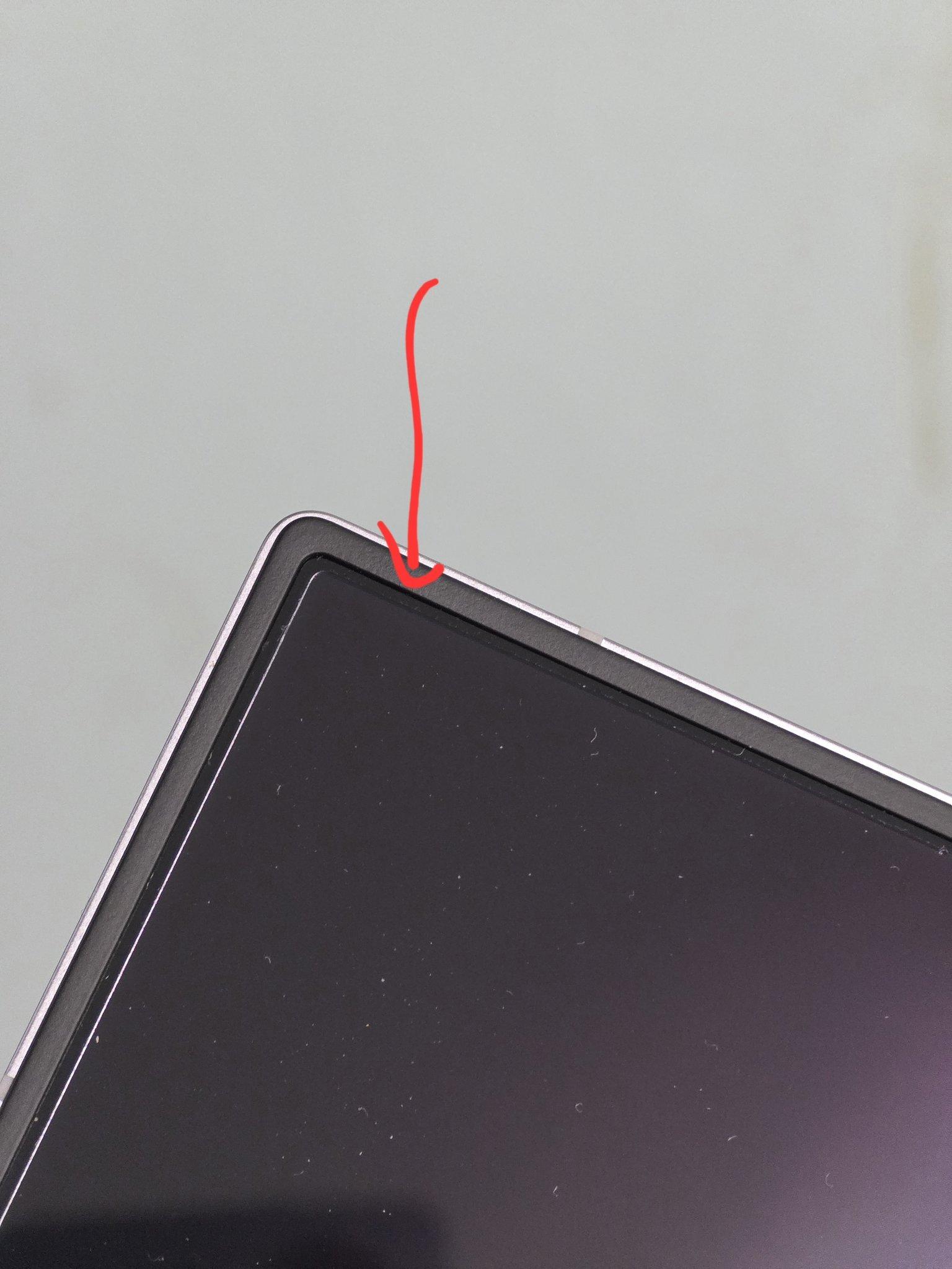 雖然諜照未能展示備受矚目的「無邊際封面螢幕」設計,但根據可靠消息指出,新機在摺疊狀態下厚度僅3.9mm,將刷新摺疊手機的纖薄紀錄。