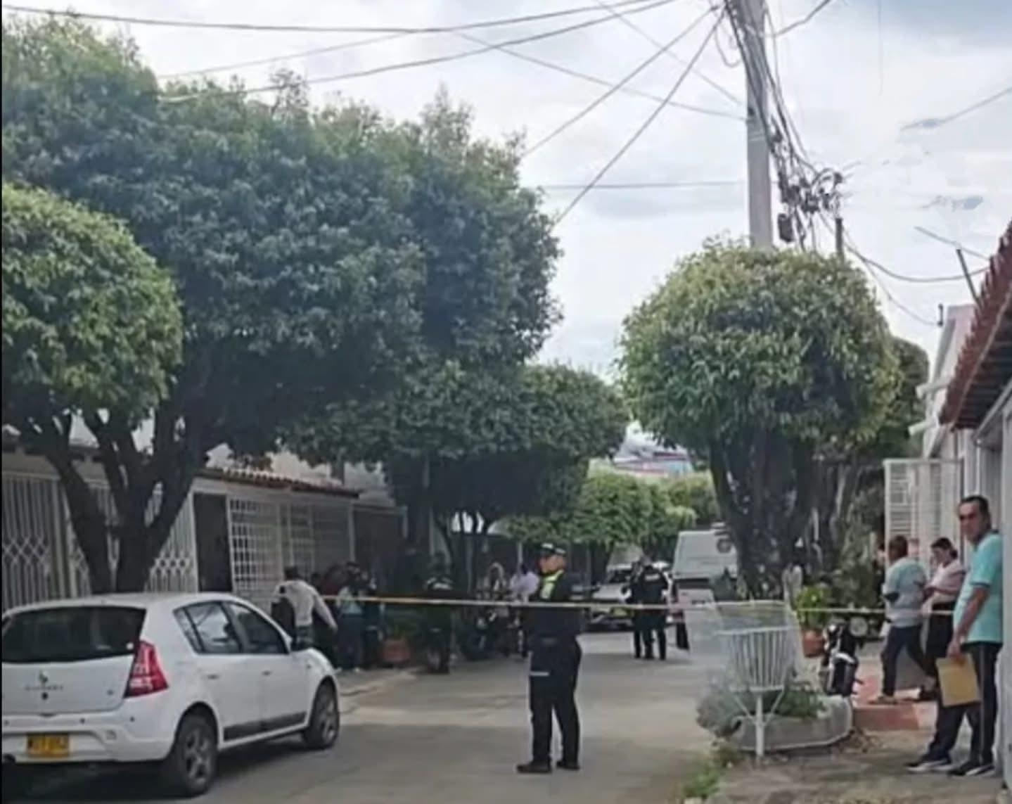 事件發生在5月15日上午,當時桑切絲在家門口遭到一名自稱是送貨員的男子槍擊。警方表示,兇手以送巧克力為由接近受害者,隨後朝她開槍後逃逸。