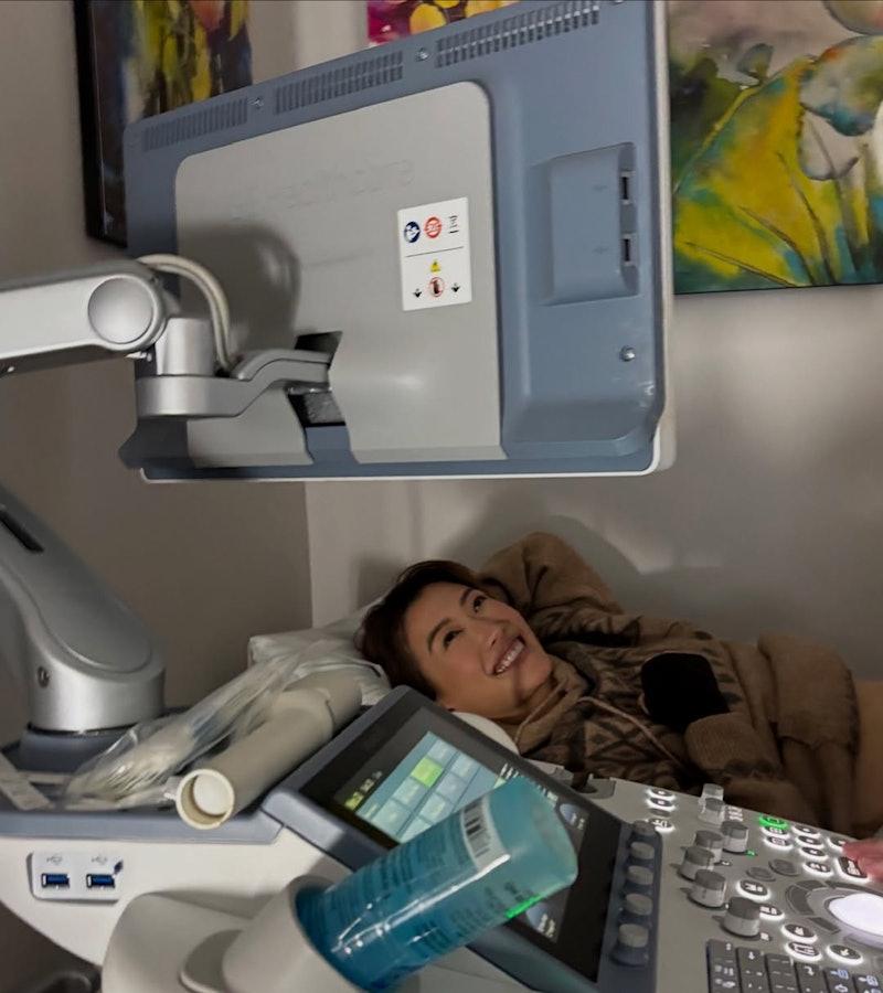 謝婷婷笑得好開心。