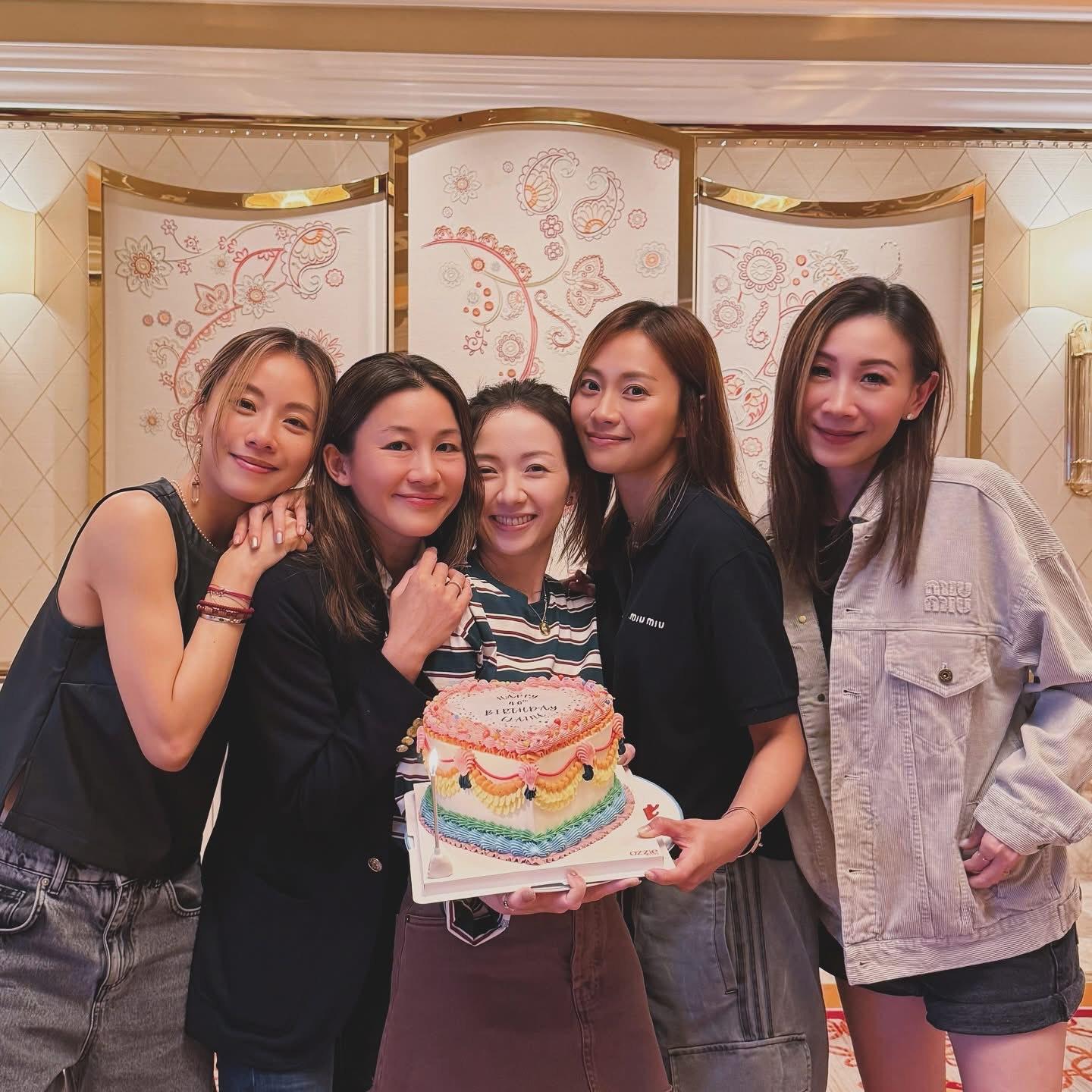 Stephy拉隊到澳門為Elaine慶生。