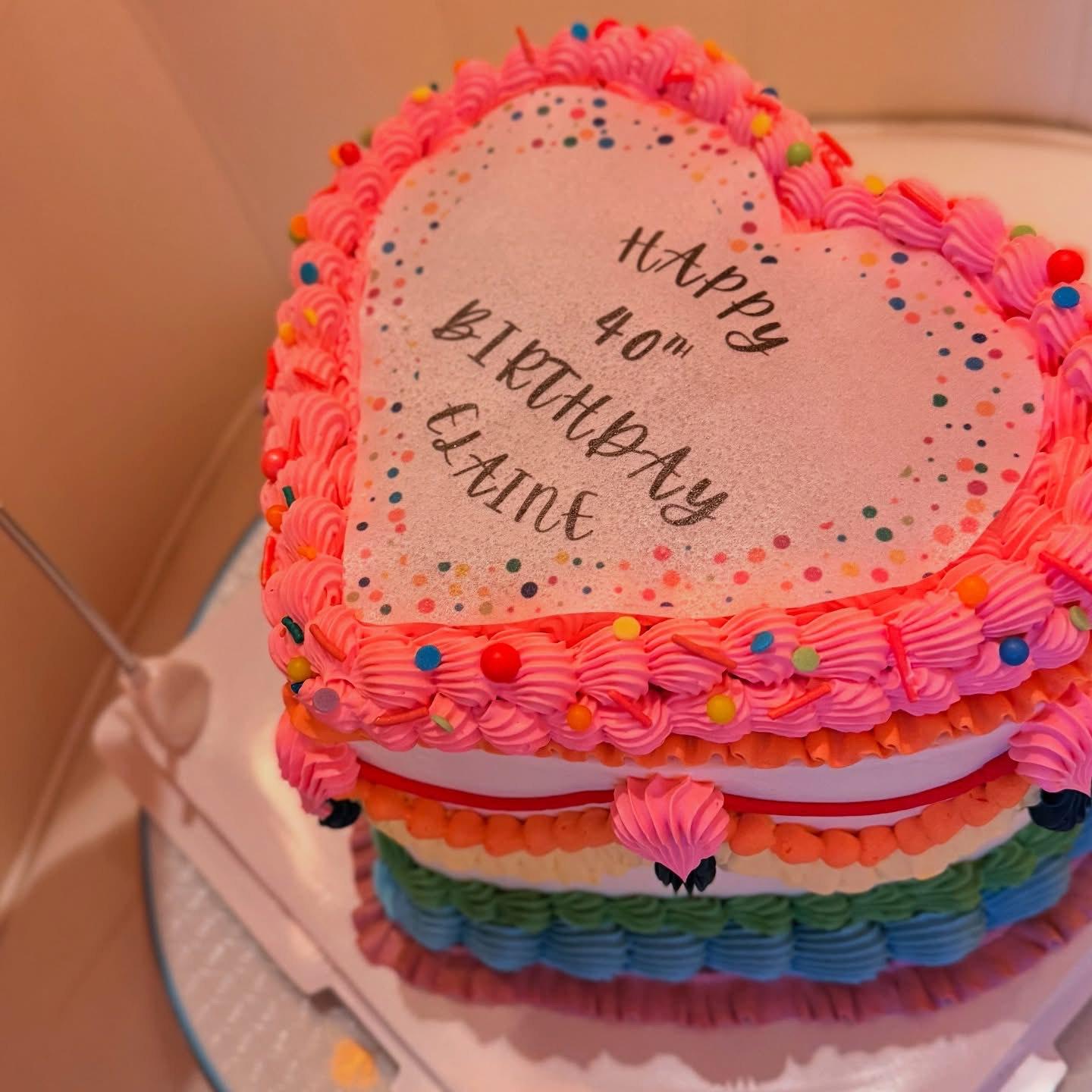 Stephy拉隊到澳門為Elaine慶生。