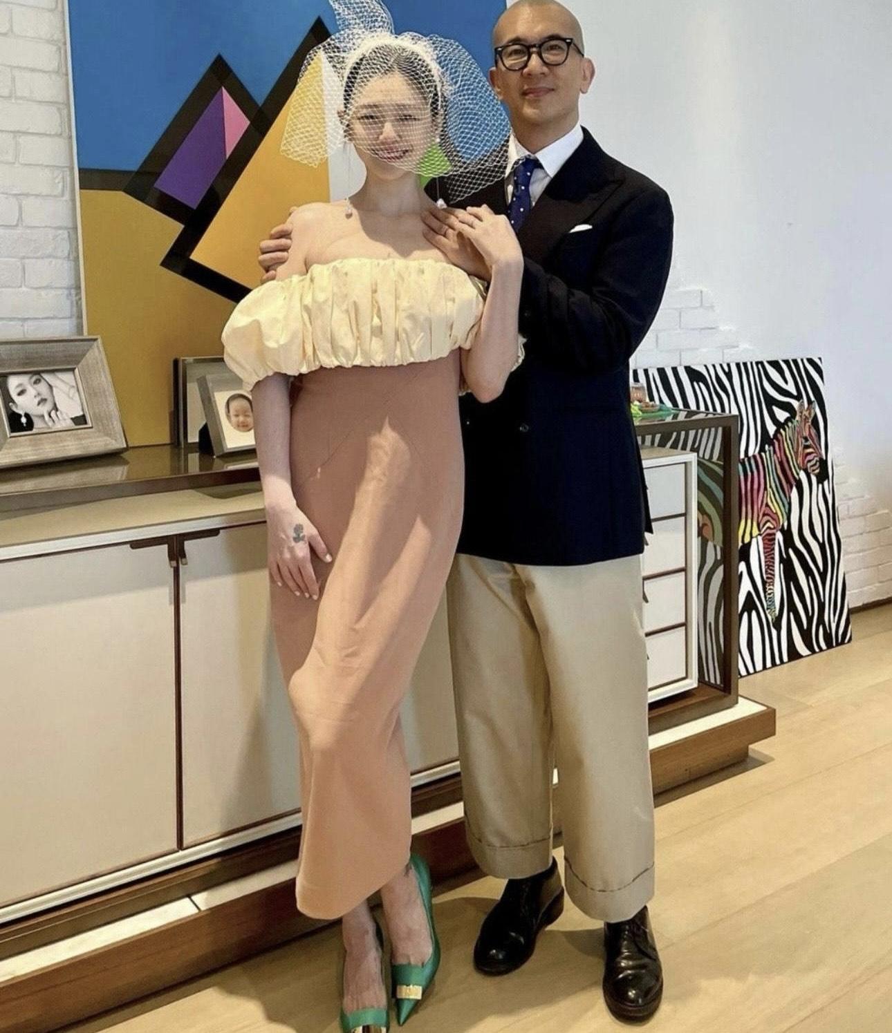 S媽爆具俊曄為陪愛妻曬黑。