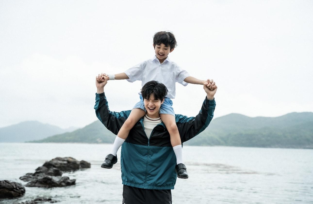 MV找來四位小朋友演出。