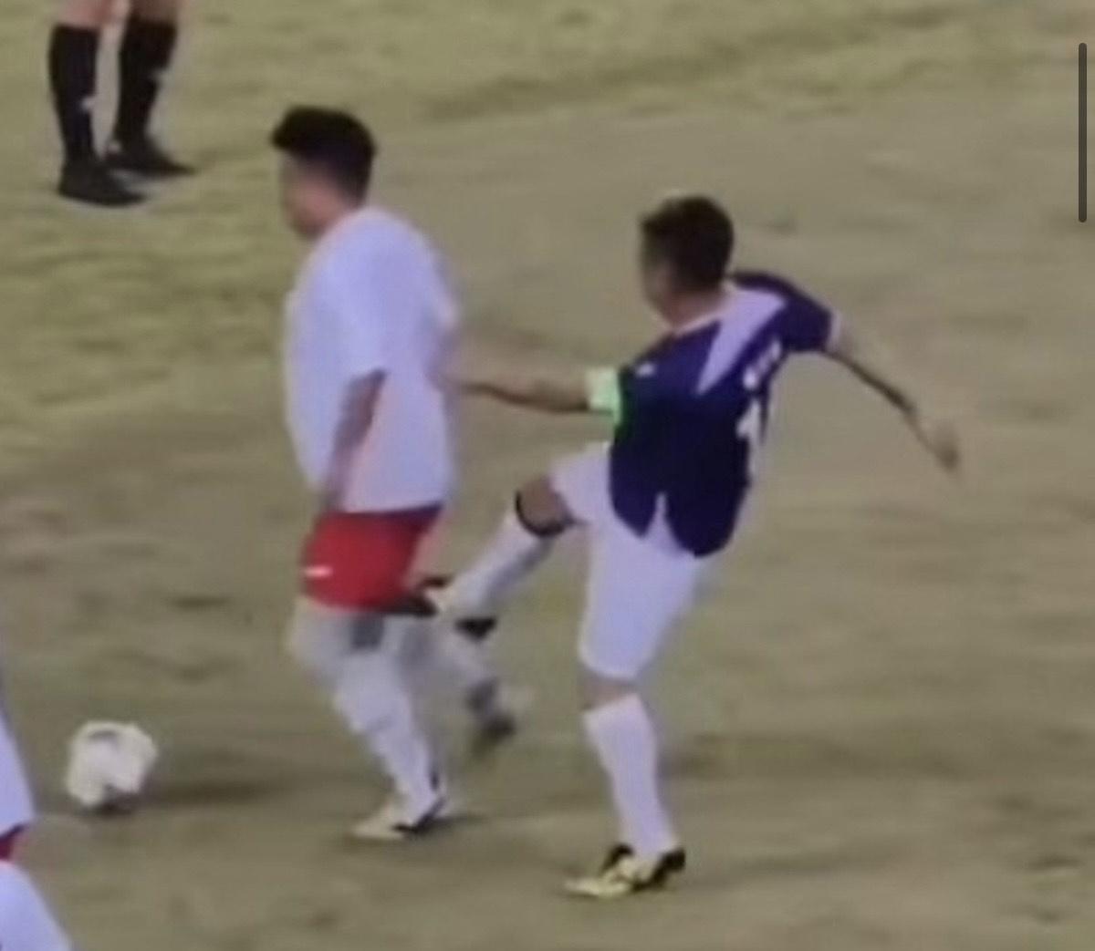 保錡年初一貼跟叻哥拜年的照片,自言被網民稱為「ViuTV叻仔」,照片一出便掀起脫粉潮。