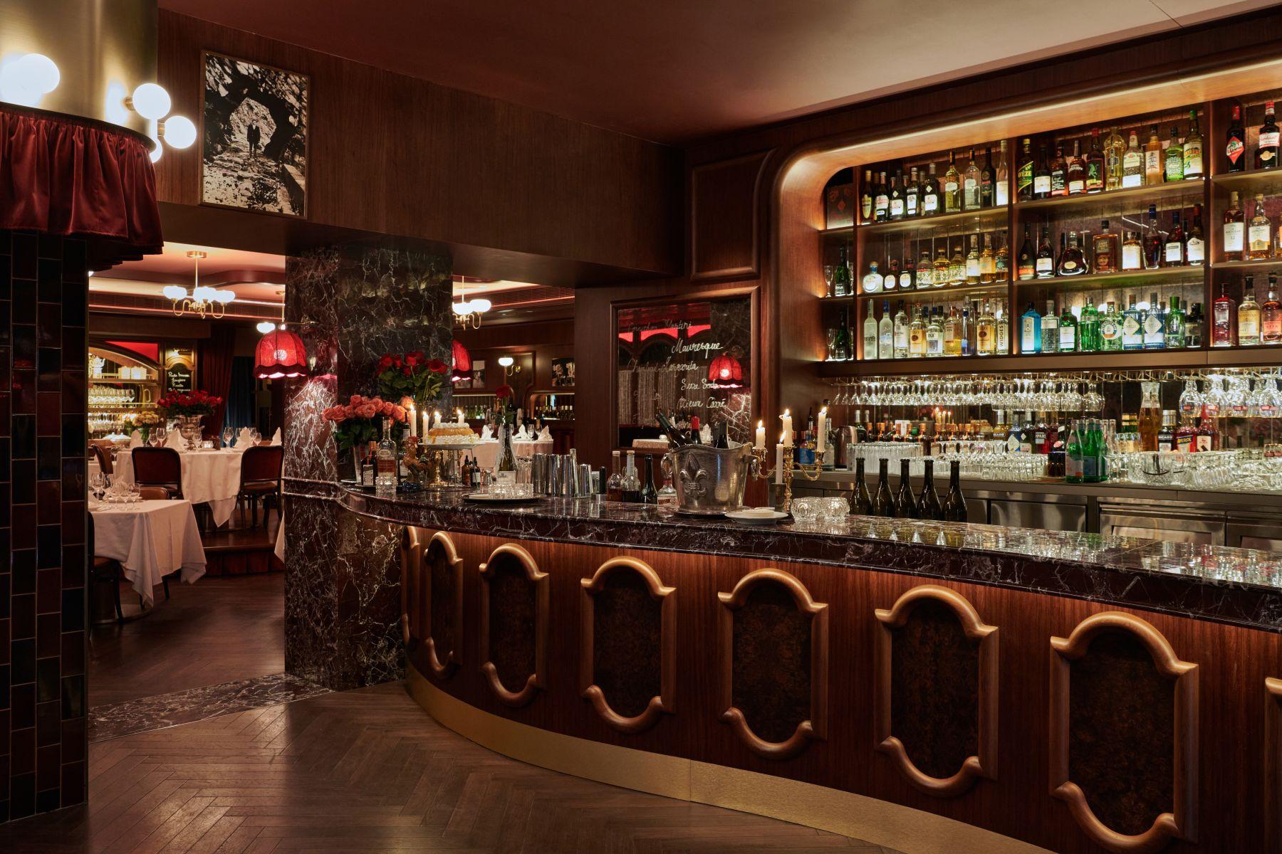 餐廳設有酒吧區。