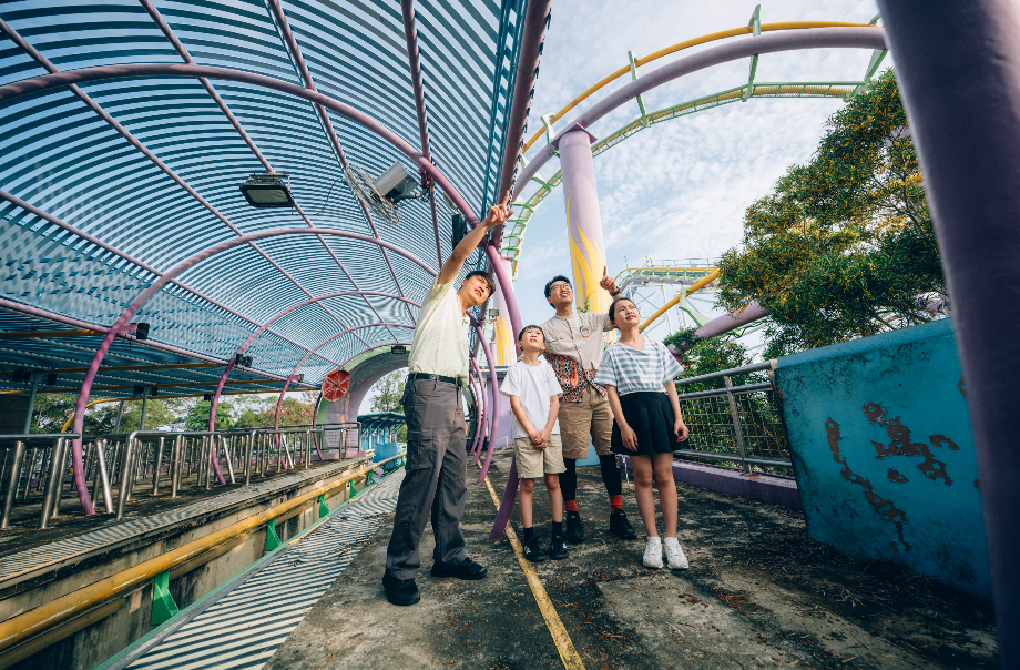 遊歷已退役的瘋狂過山車月台