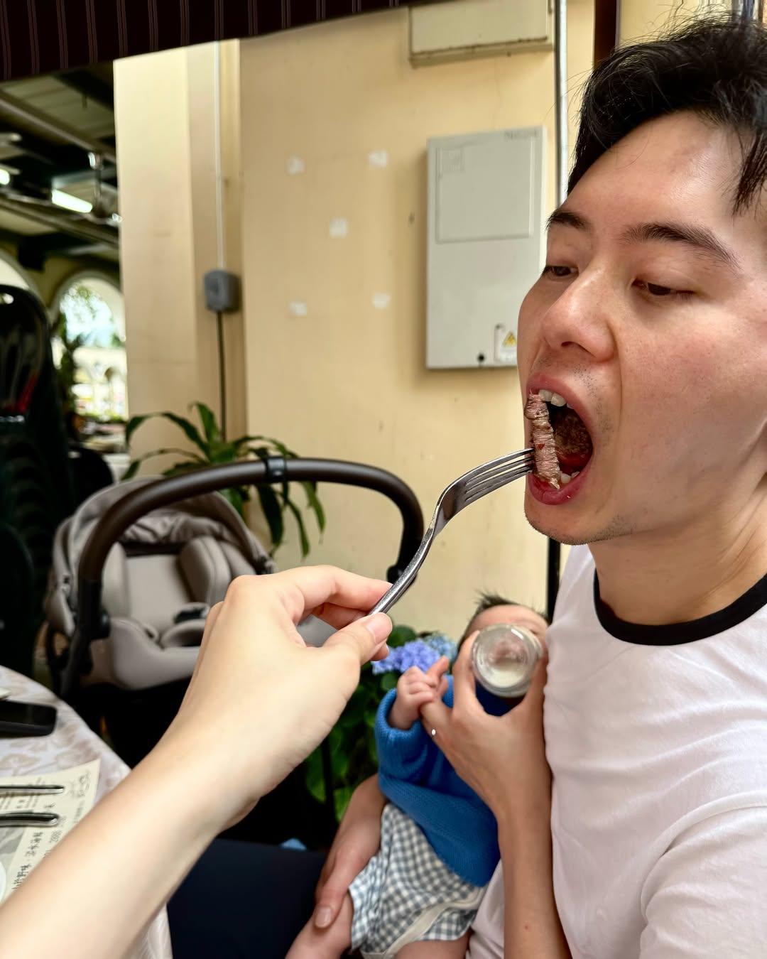 盛勁為一臉倦容湊BB。