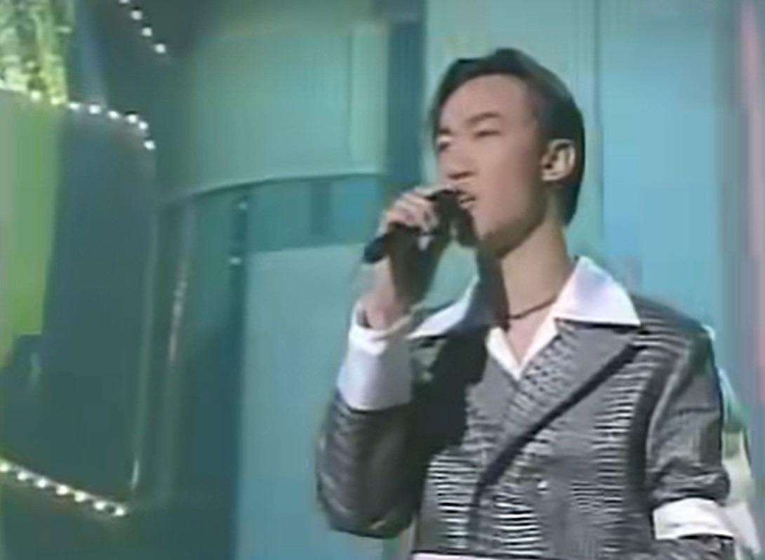 1995年,陳奕迅參加《第14屆新秀歌唱大賽》,憑出色表現奪冠。(網上截圖)