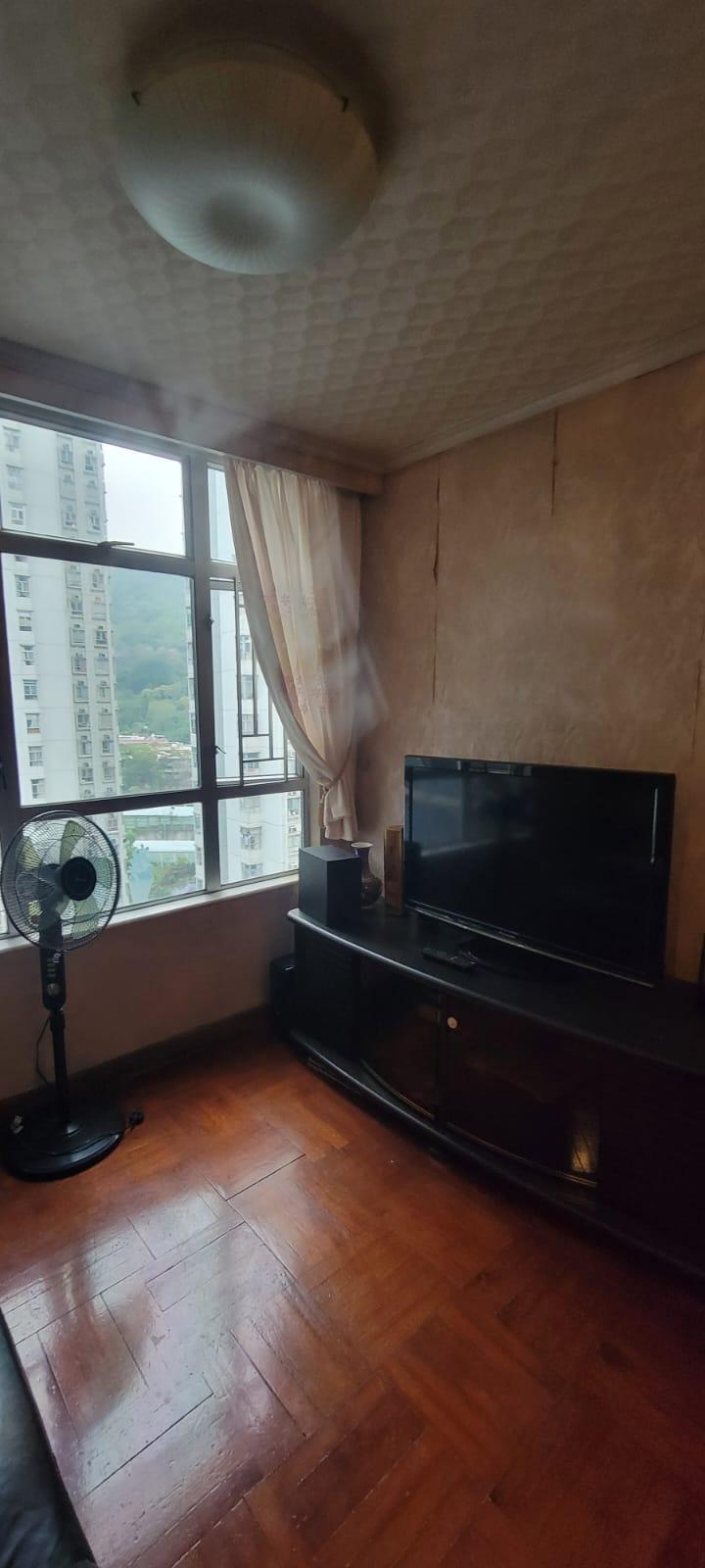 單位裝修富年代感,但叫價低於市價,吸引買家承接。(代理提供)