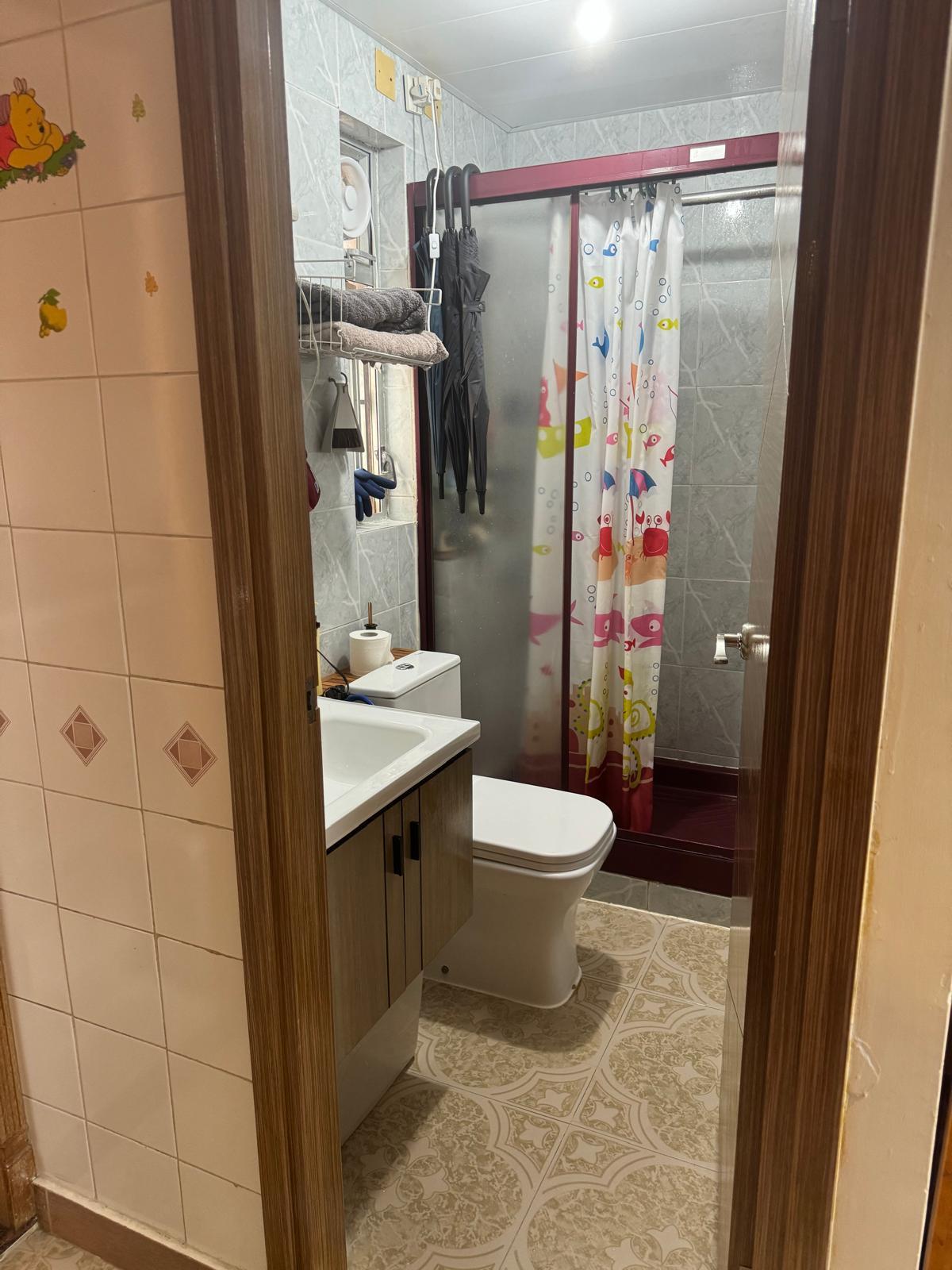 明廁浴室空間闊落。(代理提供)