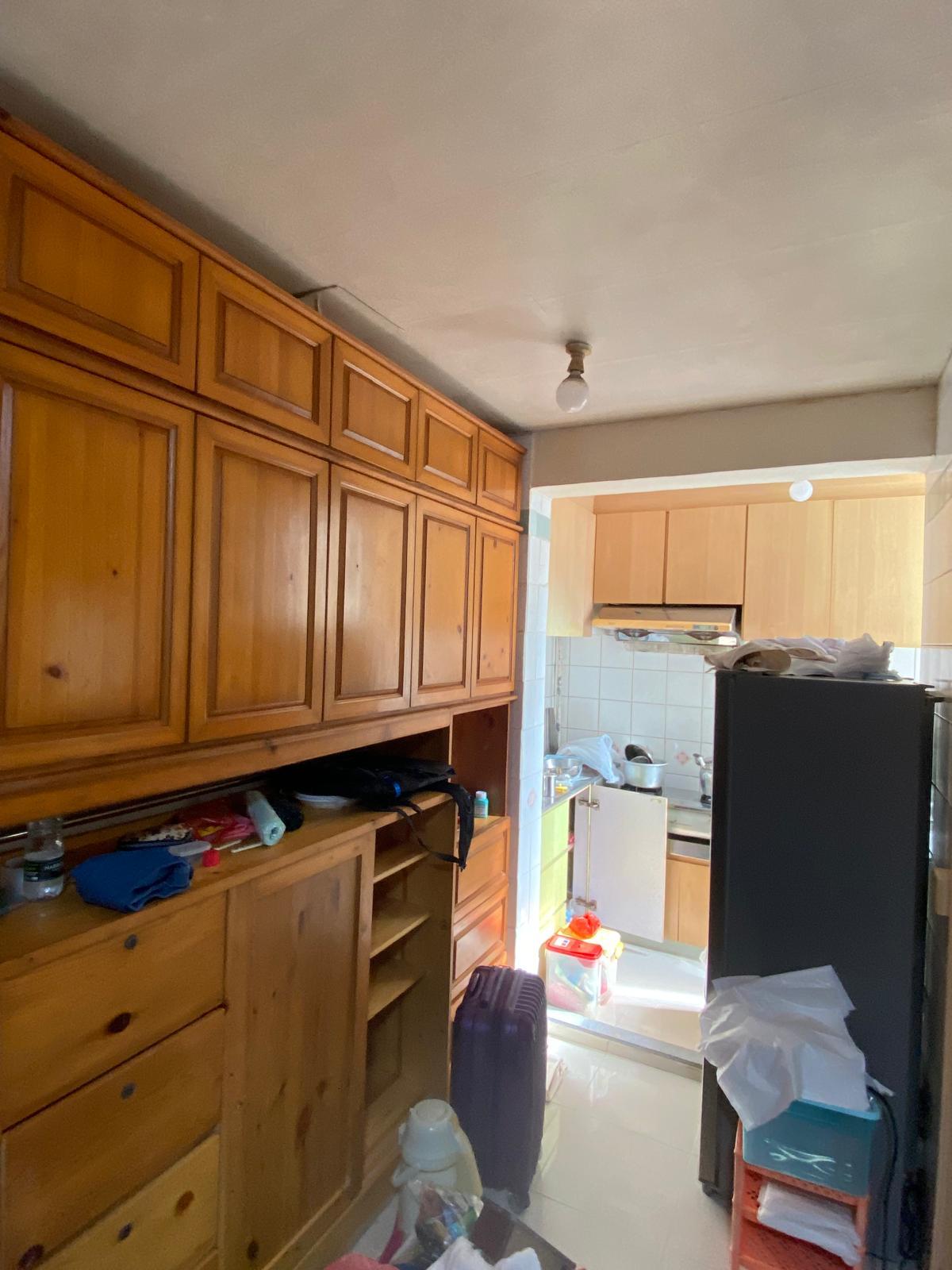 單位有不少大型訂製儲物櫃。(代理提供)