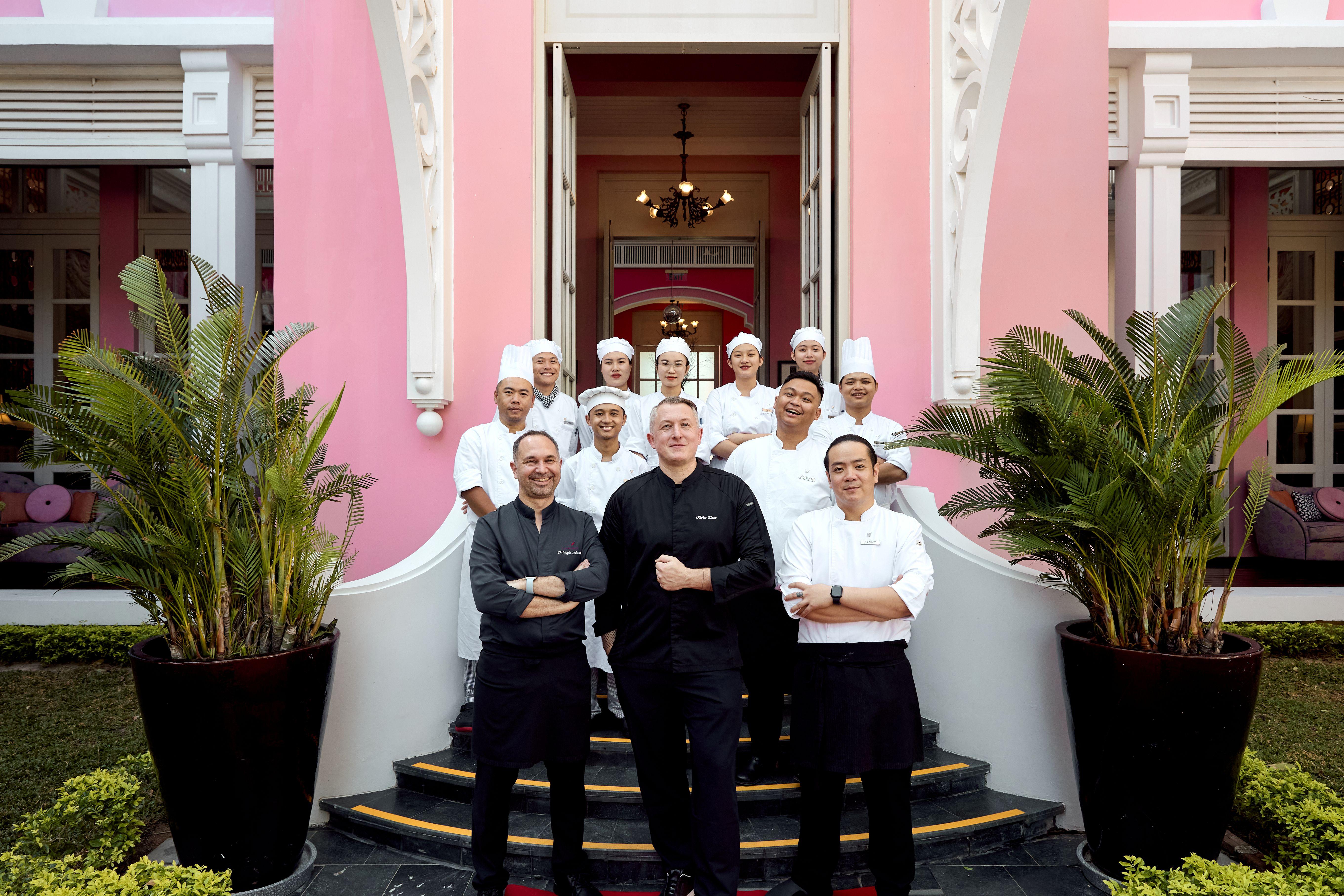 最近度假村內更請來法籍米芝蓮星級名廚Olivier Elzer擔任顧問主廚,帶來全新Pink Pearl by Olivier E