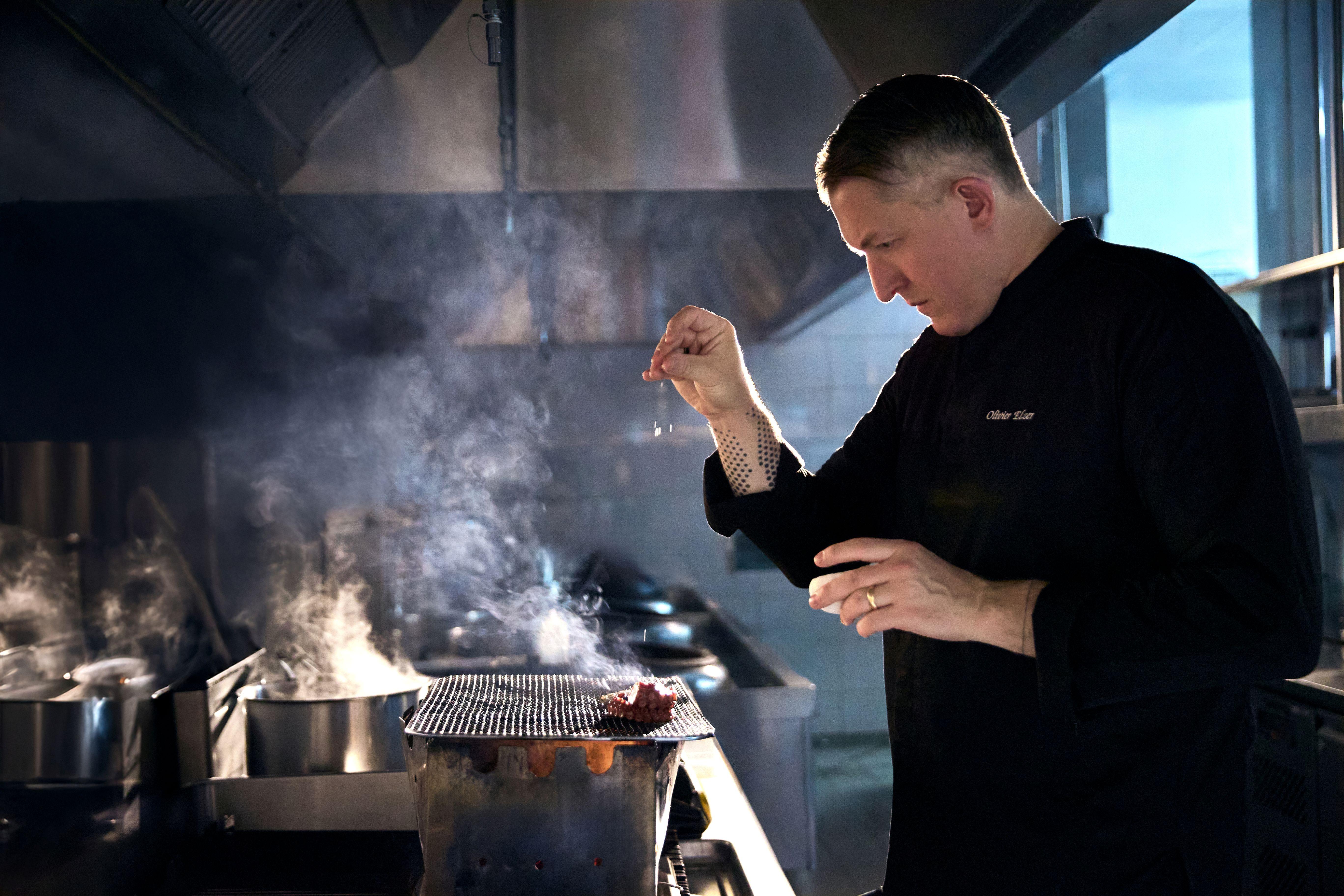 名廚Olivier Elzer 在超過30年的廚藝生涯中已獲得27顆米芝蓮星