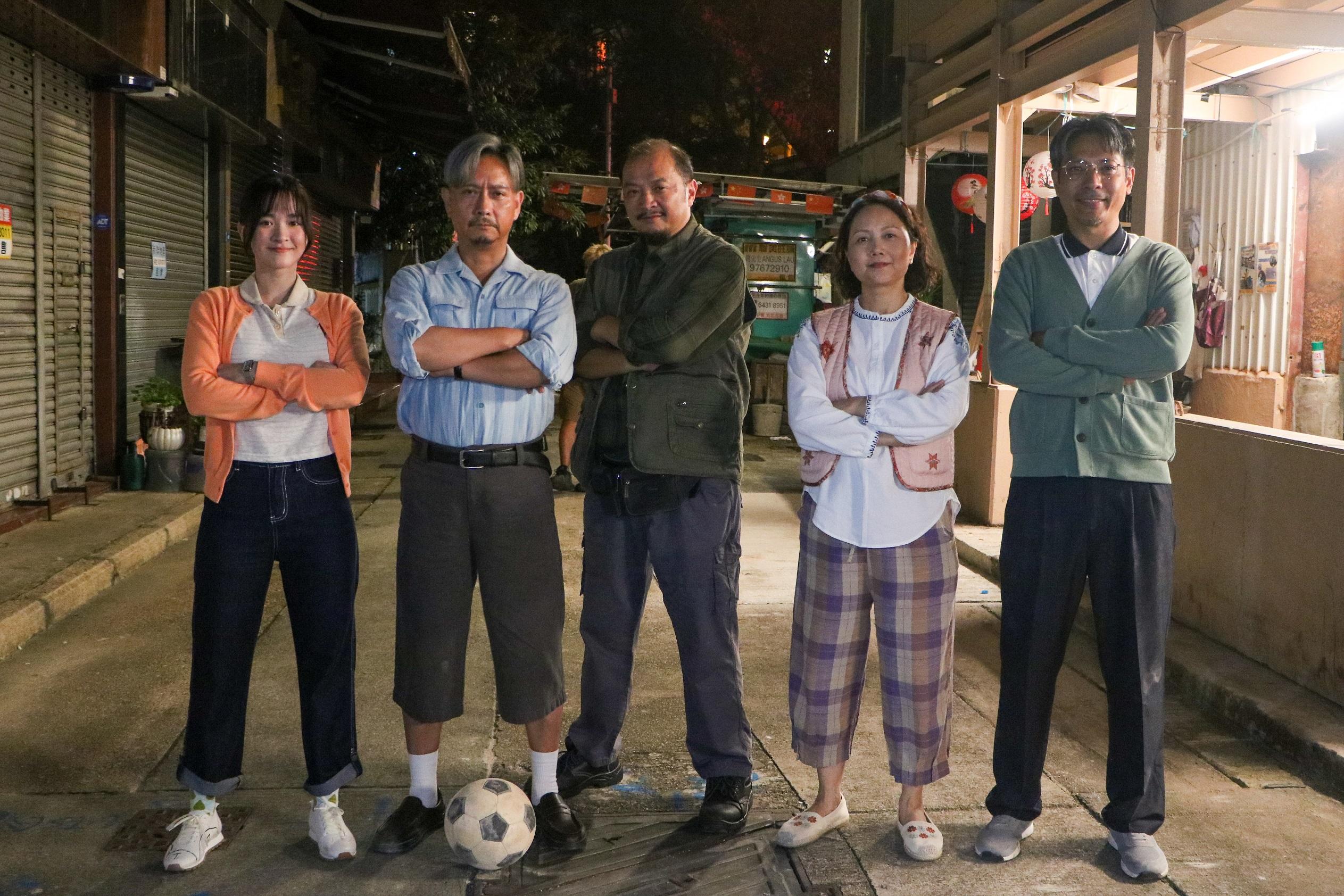 《光明大押》動員超過一百位演員,包括(左起) 陳紫萱、謝君豪、鄧偉傑、彭杏英、陸駿光