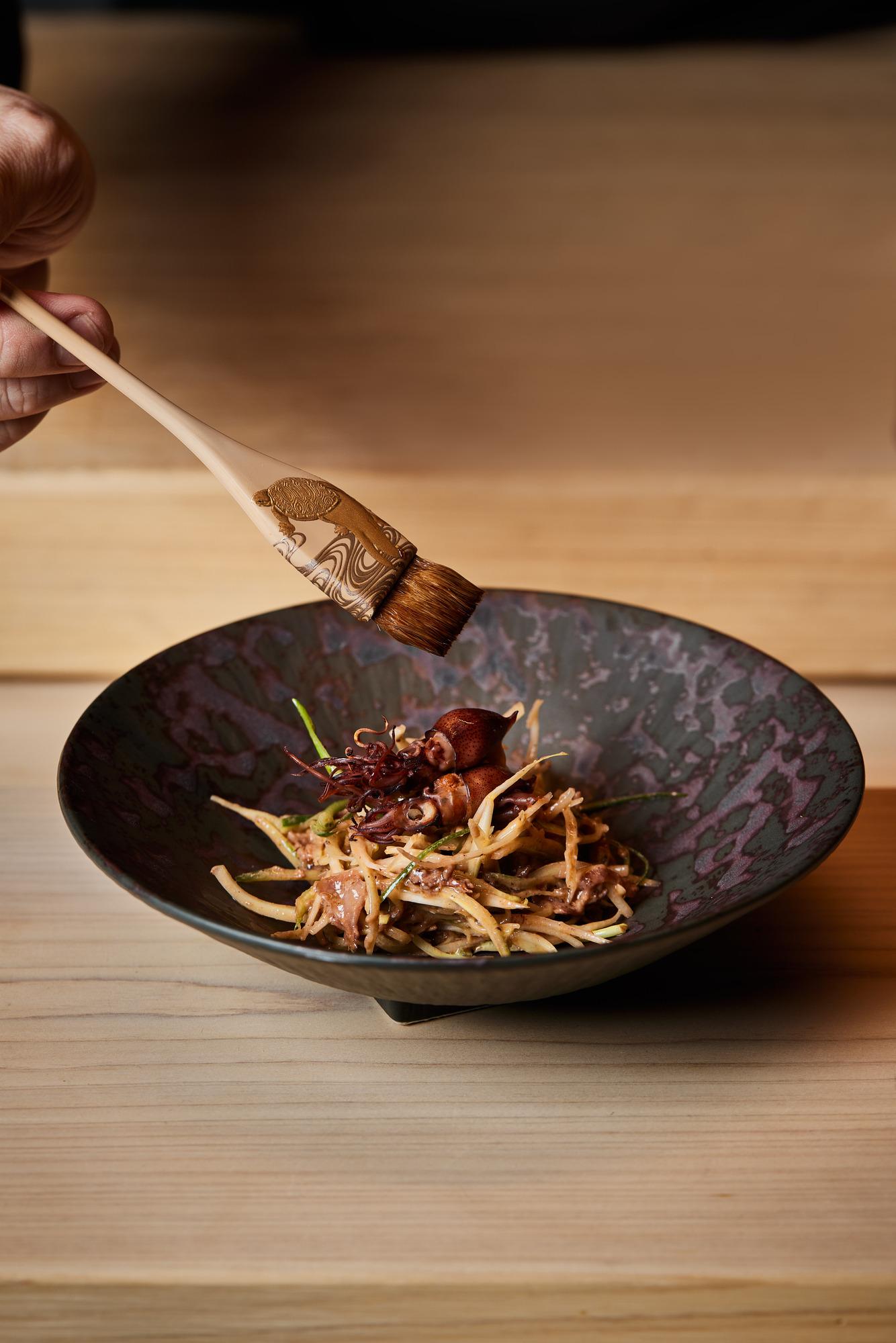 Sushi Zinc招牌菜螢火魷配萵苣沙拉