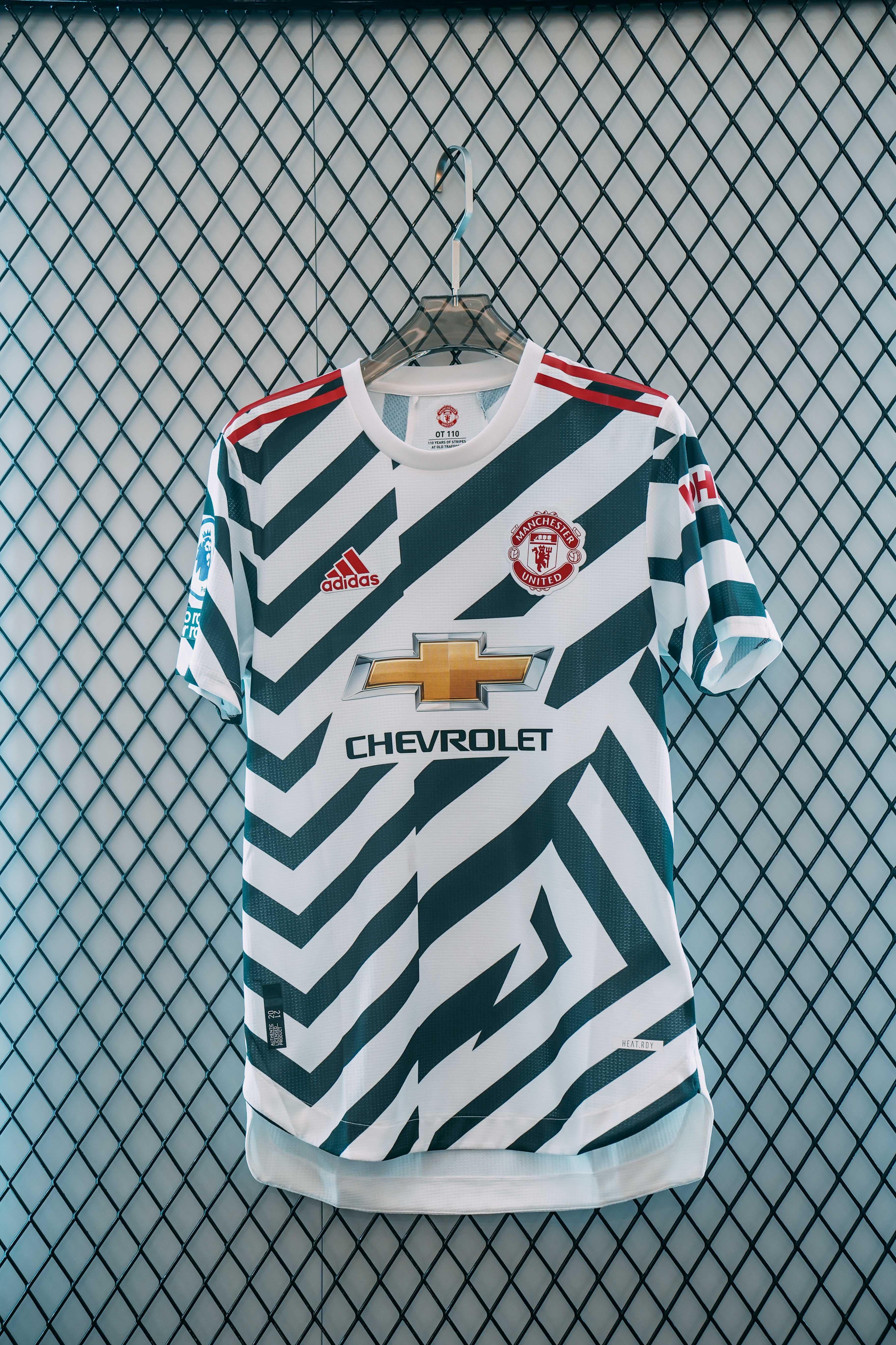 2021年5月9日對陣阿士東維拉。般奴費蘭迪斯實戰球衣,黑白斑馬條紋18號,背後親筆簽名, 他在這場比賽主罰十二碼破門