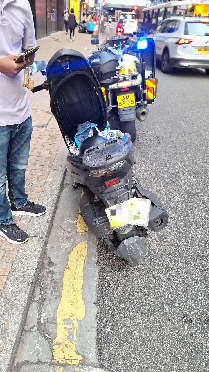 警方在區內多個交通黑點採取執法行動。