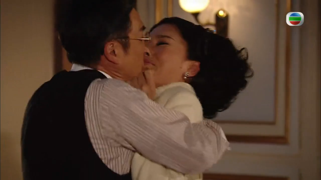 楊茜堯與劉松仁在《名媛望族》激吻場口。