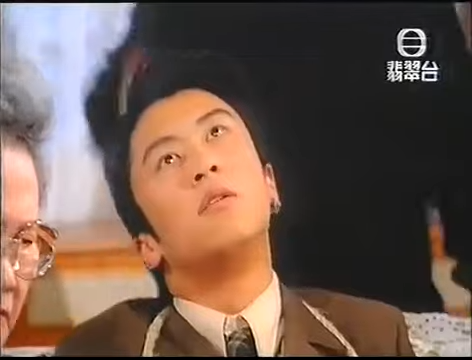 謝霆鋒被薛家燕「綁」回家。