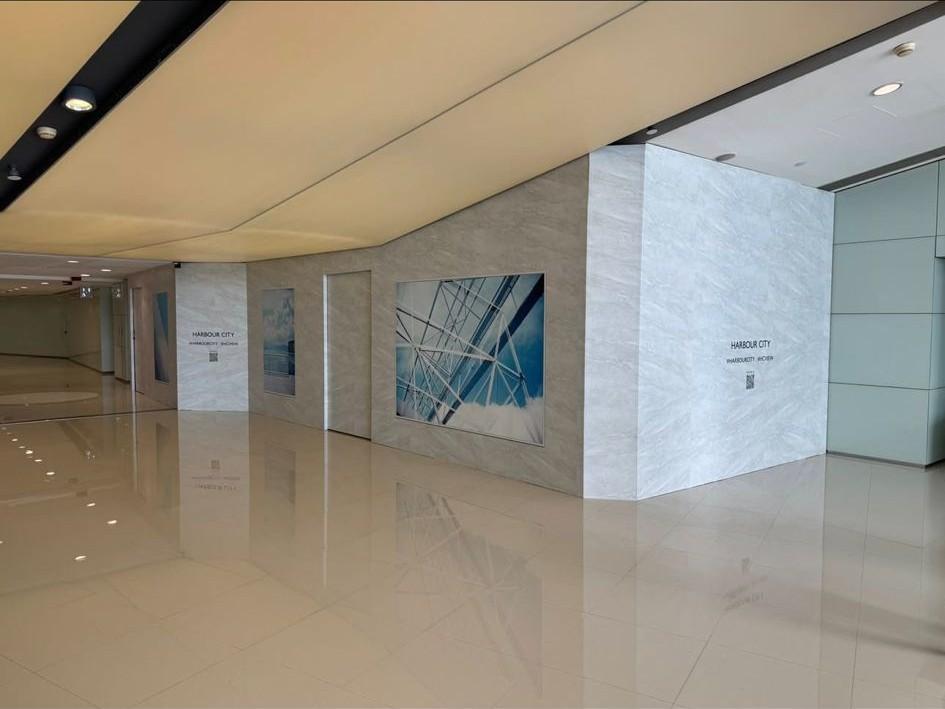 在海港城經營餐廳的店主發現兩間正在圍板的吉舖,前身分別是塚田農場及京都一の傳。(網上圖片)