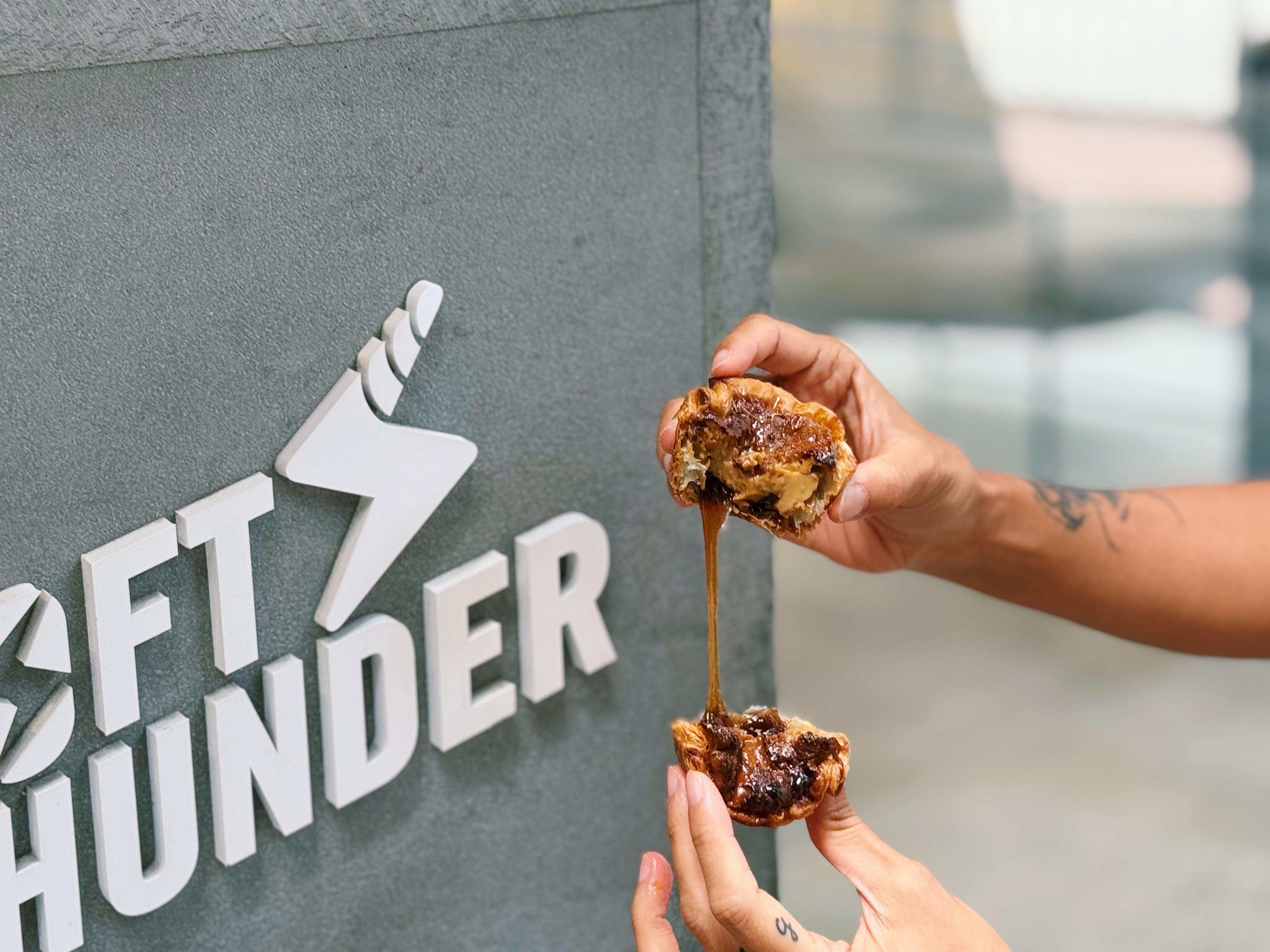 出爐時拉絲效果強勁