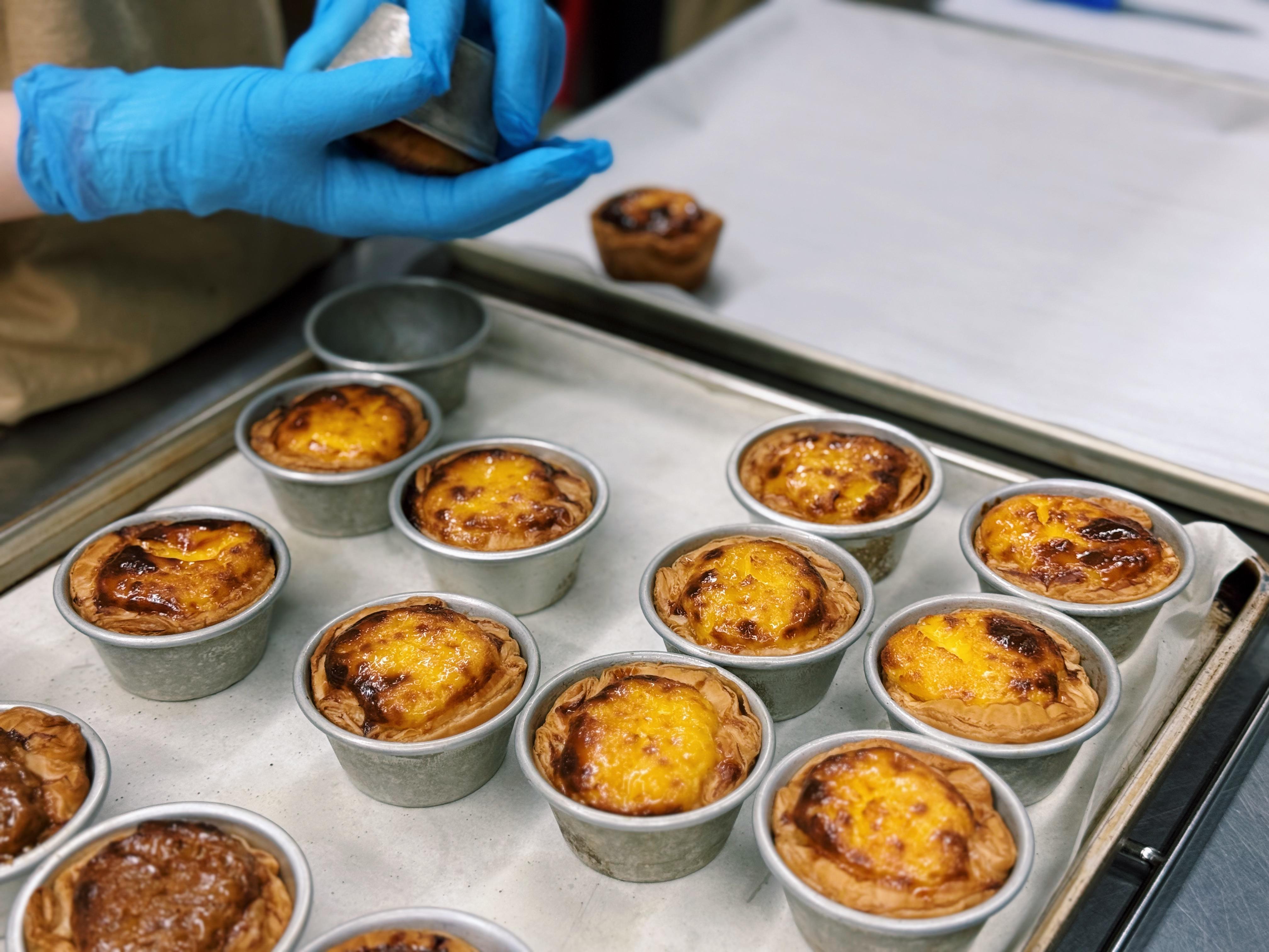 蛋撻酥皮麵糰選用法國牛油及兩種日本麵粉混合而成