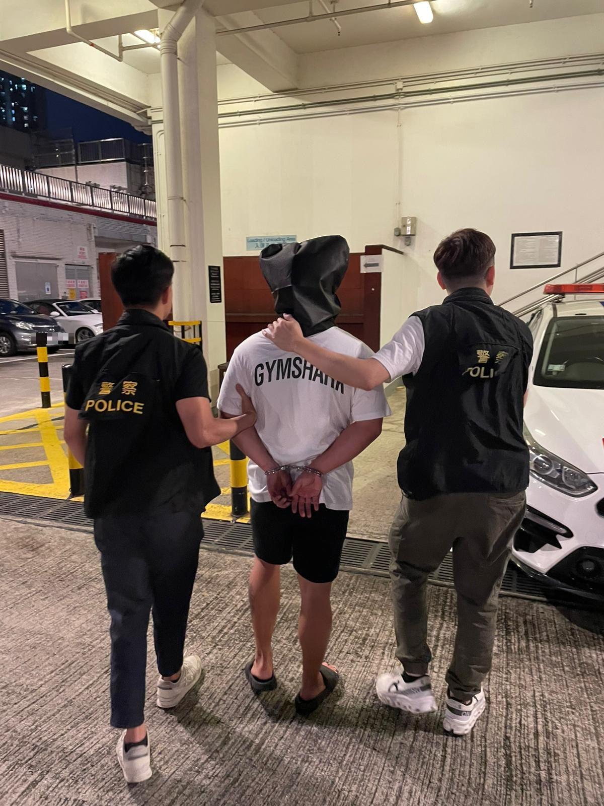 警方亦展開大型反黑社會執法行動,再拘捕8名男子。