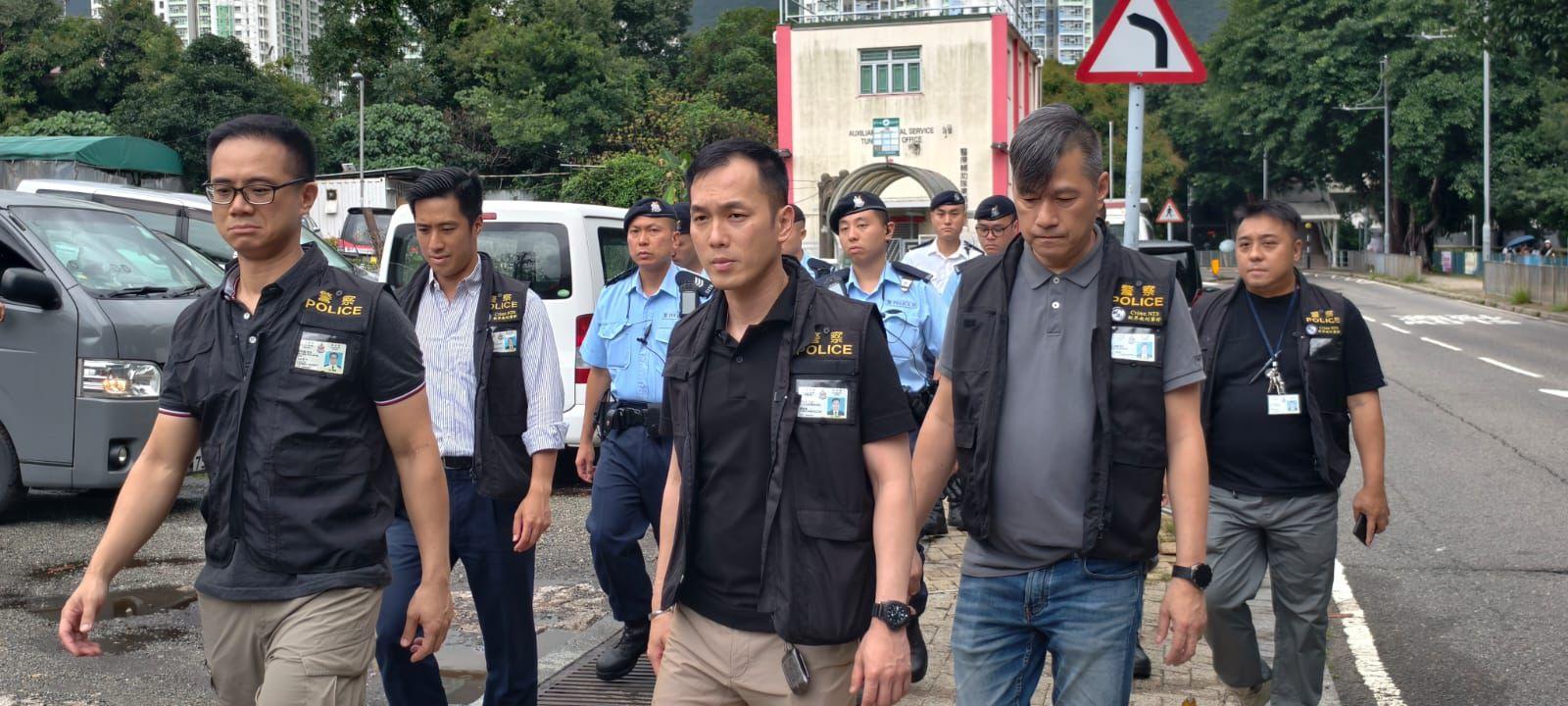 警方亦展開大型反黑社會執法行動,再拘捕8名男子。