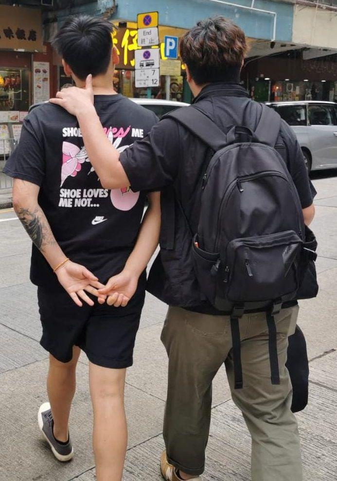 警方亦展開大型反黑社會執法行動,再拘捕8名男子。