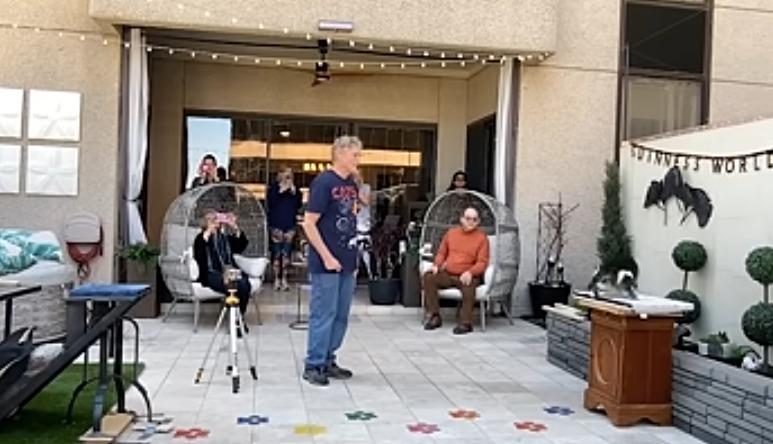 Oscar安全達陣,成功打破健力士世界紀錄。(影片截圖)