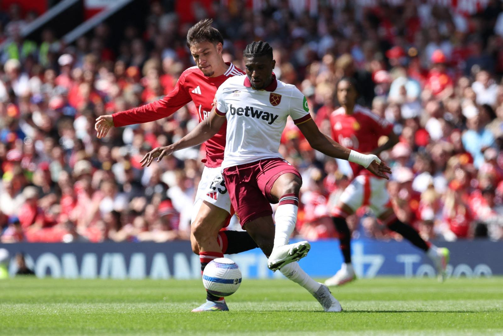 雲比沙卡去仗對曼聯時冷靜助攻保雲。