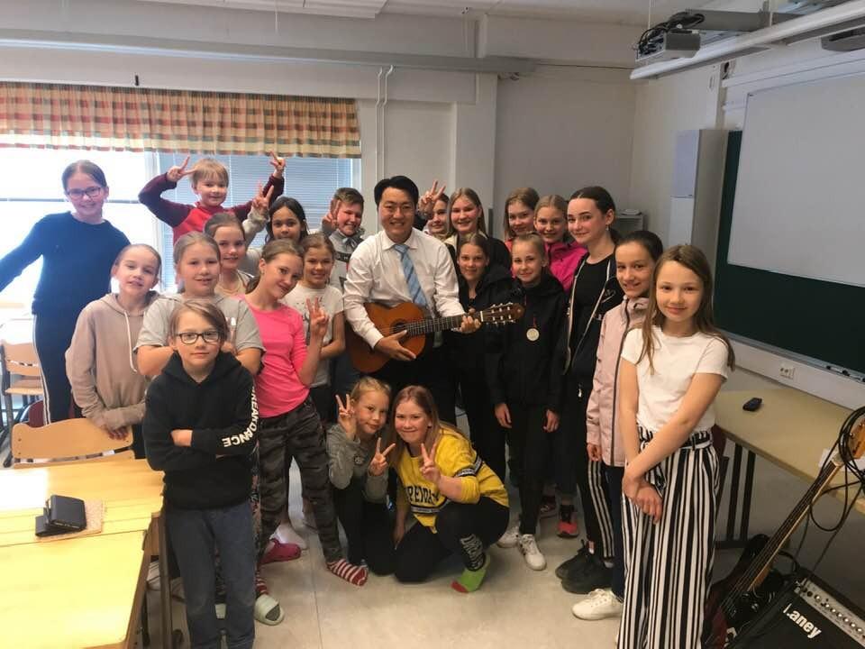 黃校長曾經到芬蘭考察。(圖片由學校提供)